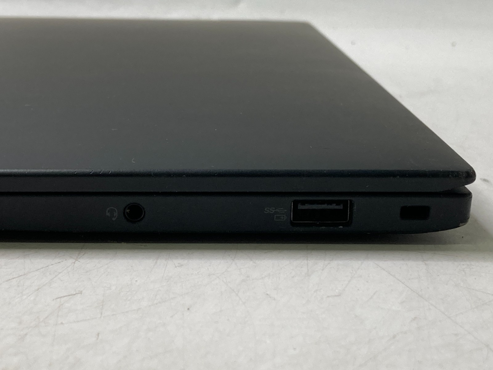 Lenovo ThinkPad X1 Carbon Gen 9 i5-1145G7 2.40GHz 8GB 512GB NVMe Win11 Pro