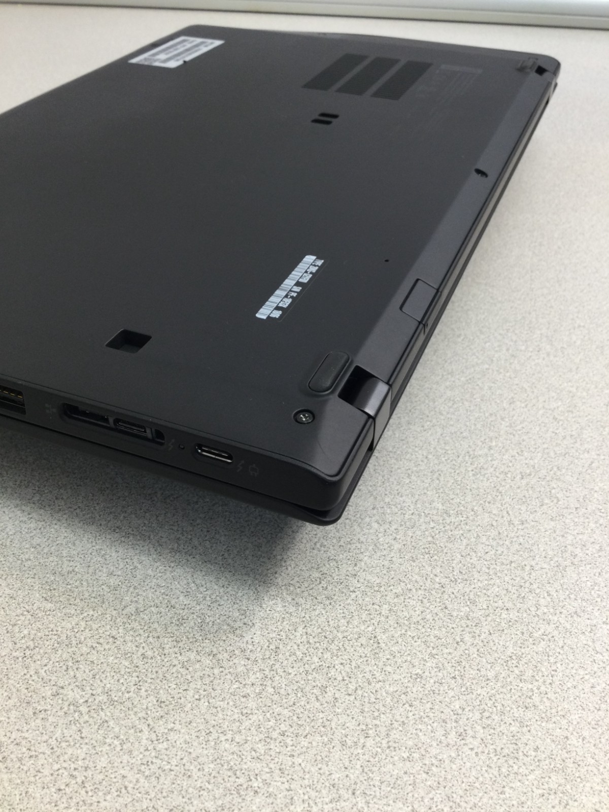 Lenovo ThinkPad X1 Carbon Gen 6 14” core i7 8th gen 1.80GHz 8GB 128 GB SSD