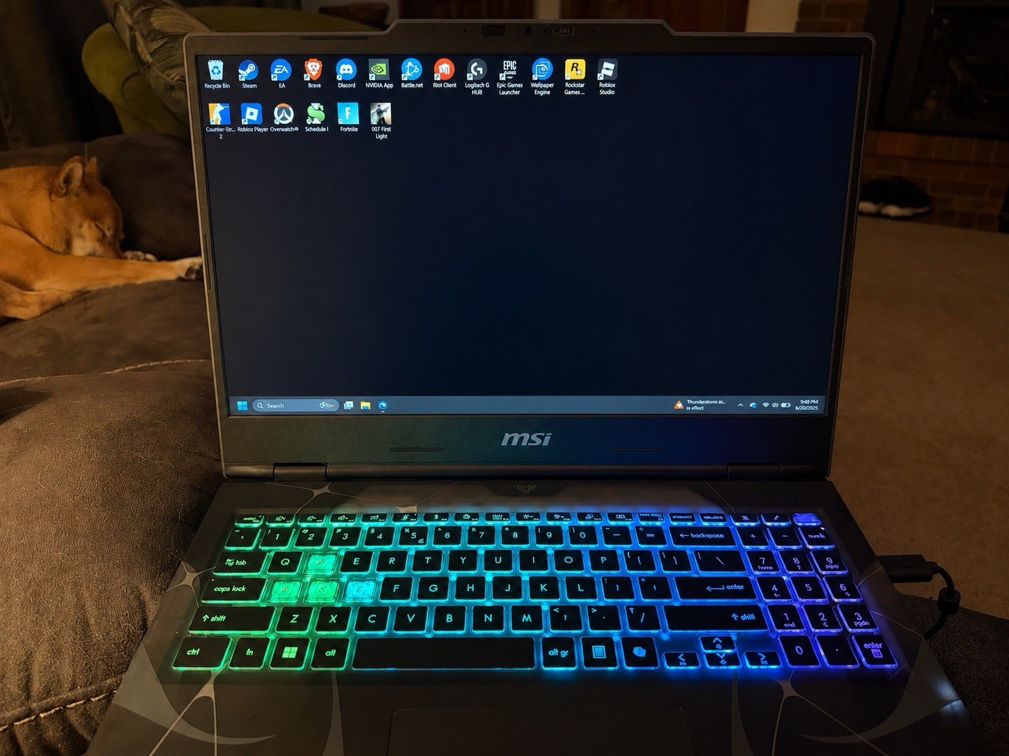 MSI Thin 15.6″ NVIDIA GeForce RTX 4050, 144Hz Gaming Laptop, AMD Ryzen 7 7735HS