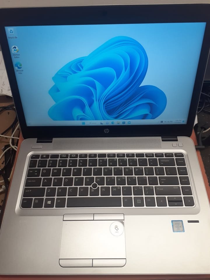 HP EliteBook 840 G3 14″ FHD i5-6300U 2.40GHz 16GB 256GB SSD W11P Backlit