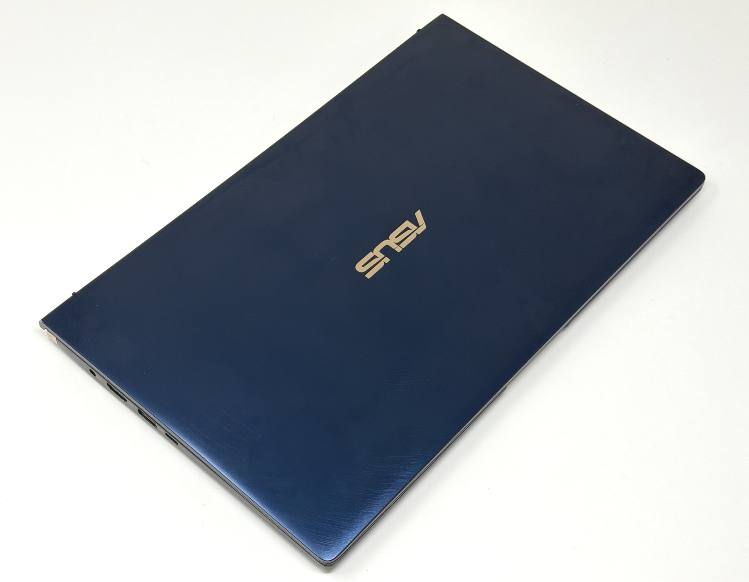 Asus Zenbook 14 UX434F Intel Core i7 1.8Ghz 16GB RAM 1TB SSD 2GB GPU 14in Good