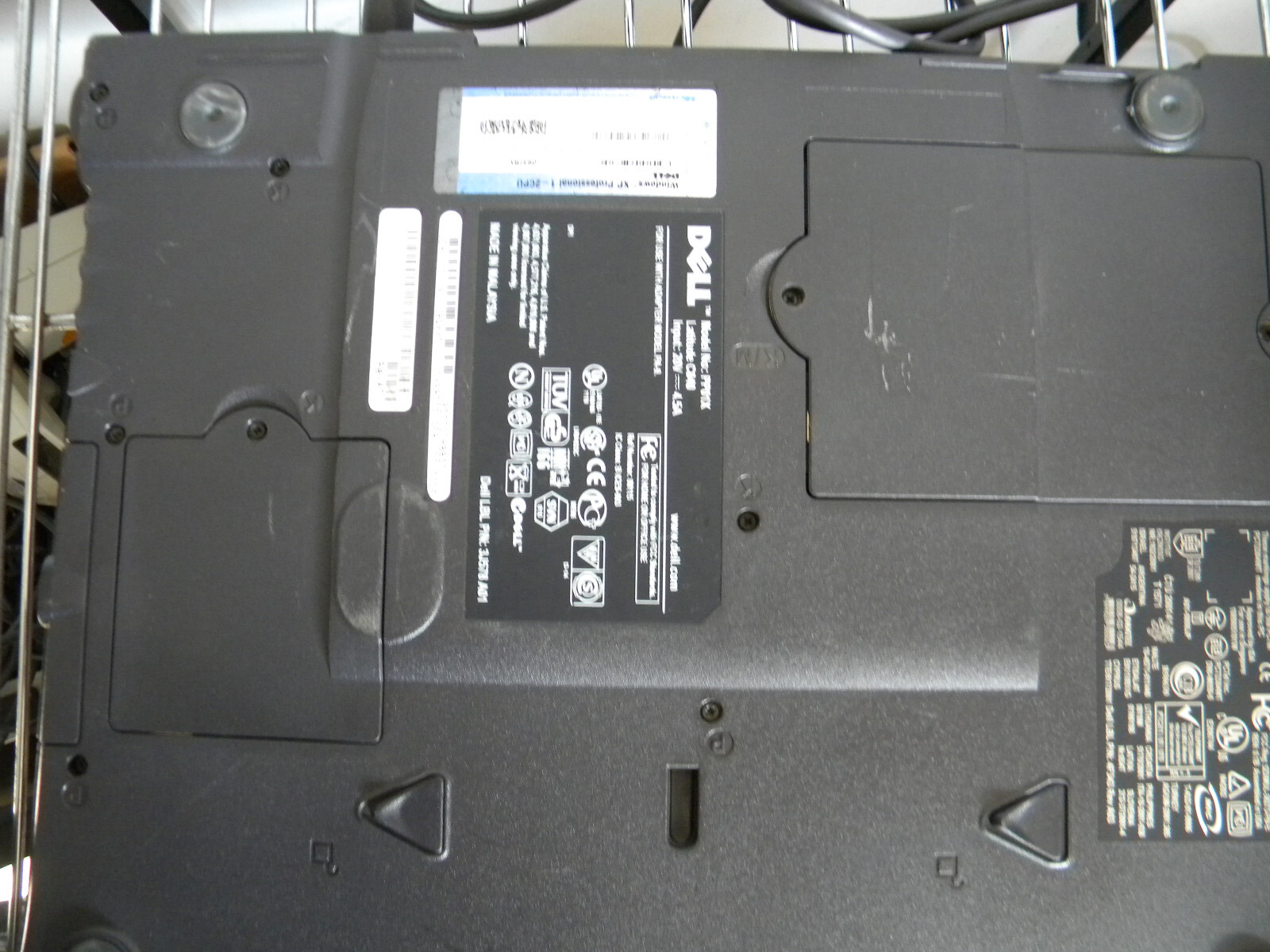 Dell Latitude C840 15″ P4 2.0GHz 256MB RAM 40GB HDD DB9/Parallel GEFORCE4GO CDR