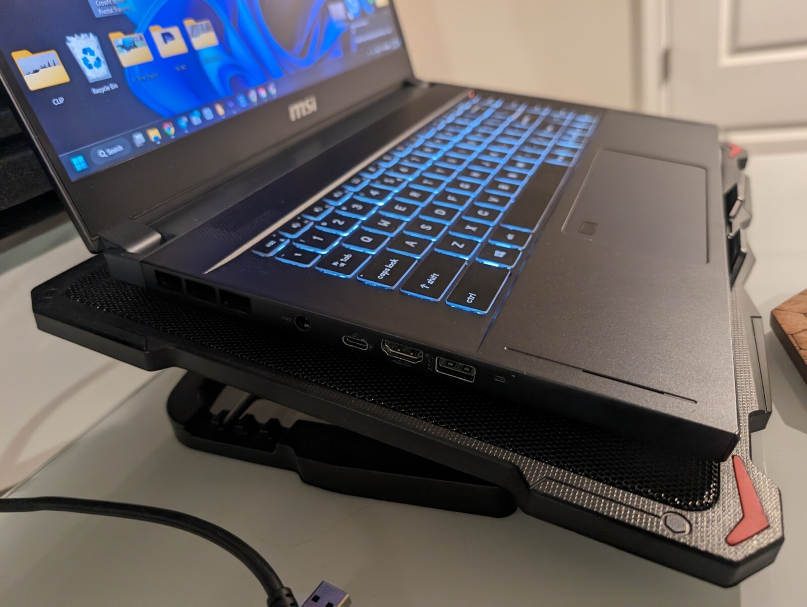 MSI Creator 15 15.6′ i7-10875H 3(1+2) TB SSD, 64 RAM DDR4, RTX 2070 Super