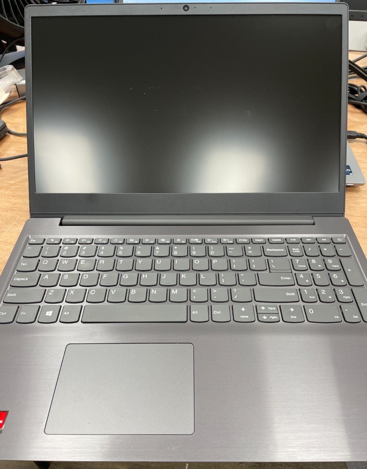 Lenovo 82C7 V15-ADA 15.6″ FHD TN AMD A3150U 2.4 GHz 8GB RAM 256GB SSD Win10 Pro