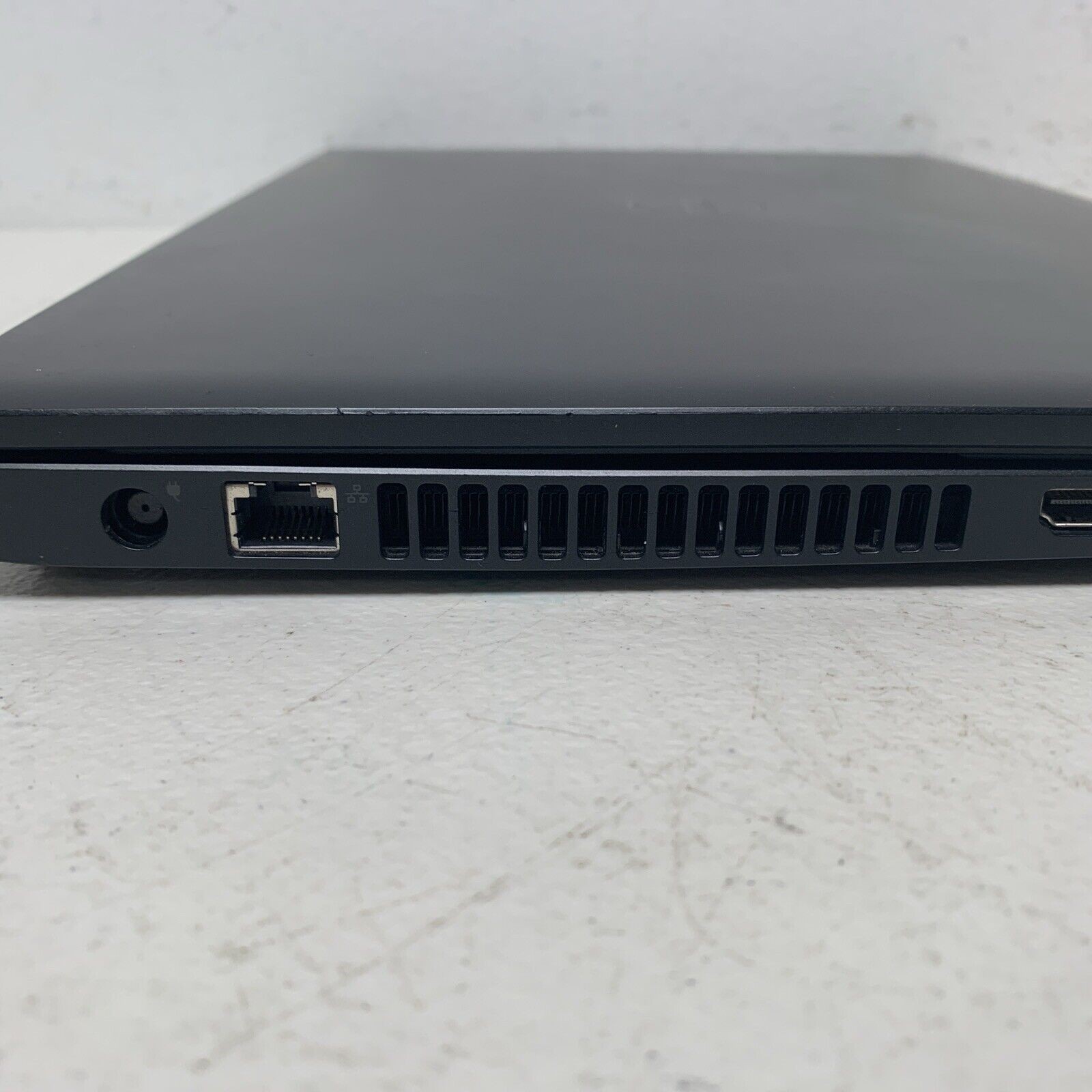 Dell Latitude 3470 14″ Intel Core i3-6100u 2.30GHz 4GB Ram 128 GB SSD W 11 Pro
