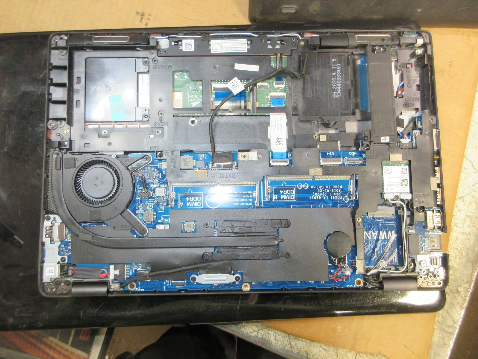 Dell Latitude 5400 14″ I5-8365U 1.6GHZ WIFI REBUILD