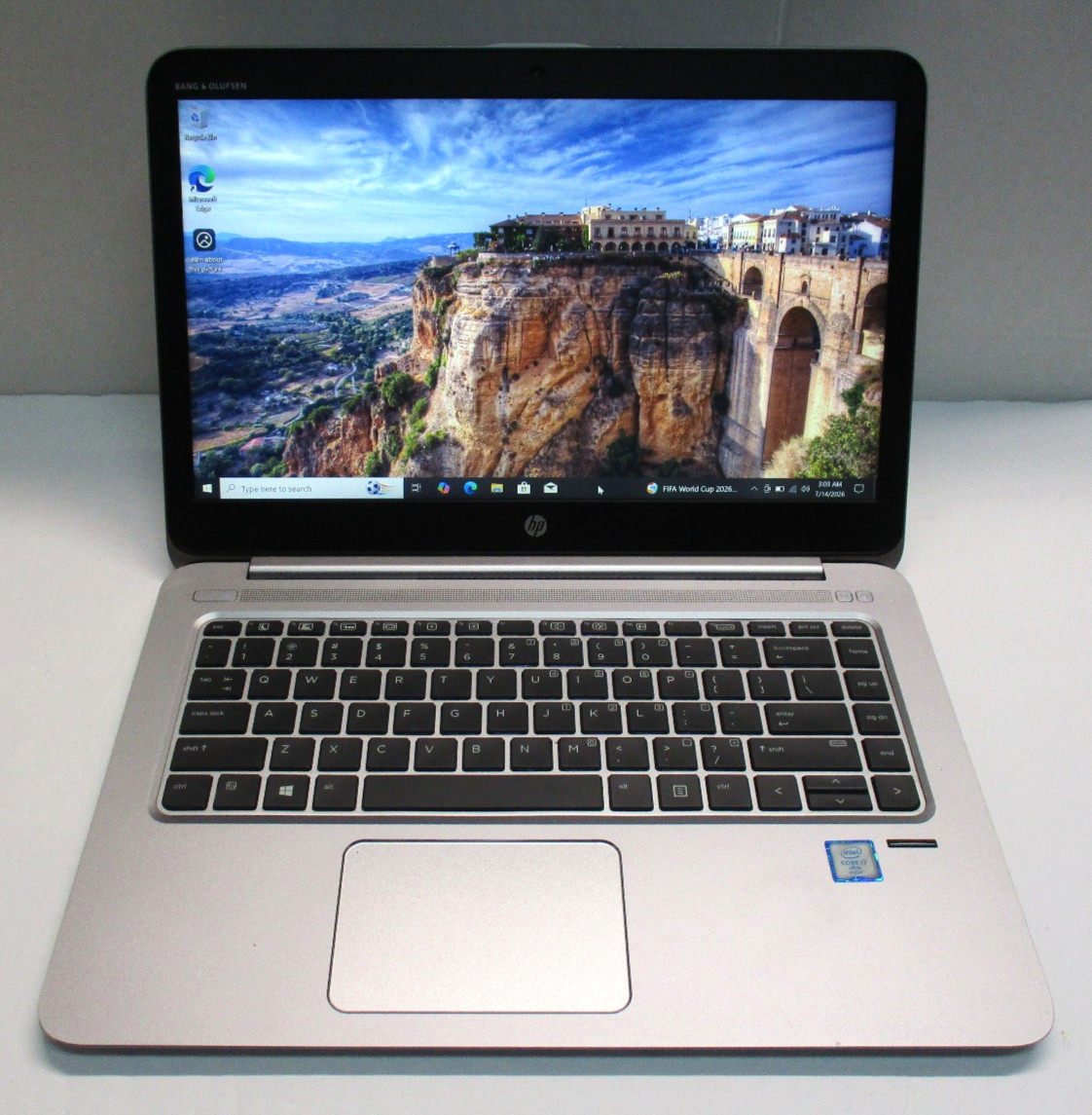 HP Elitebook Folio 1040 G3 14″ i7-6600U 2.6GHz 8GB RAM NVMe 256 GB SSD/ W10 Pro
