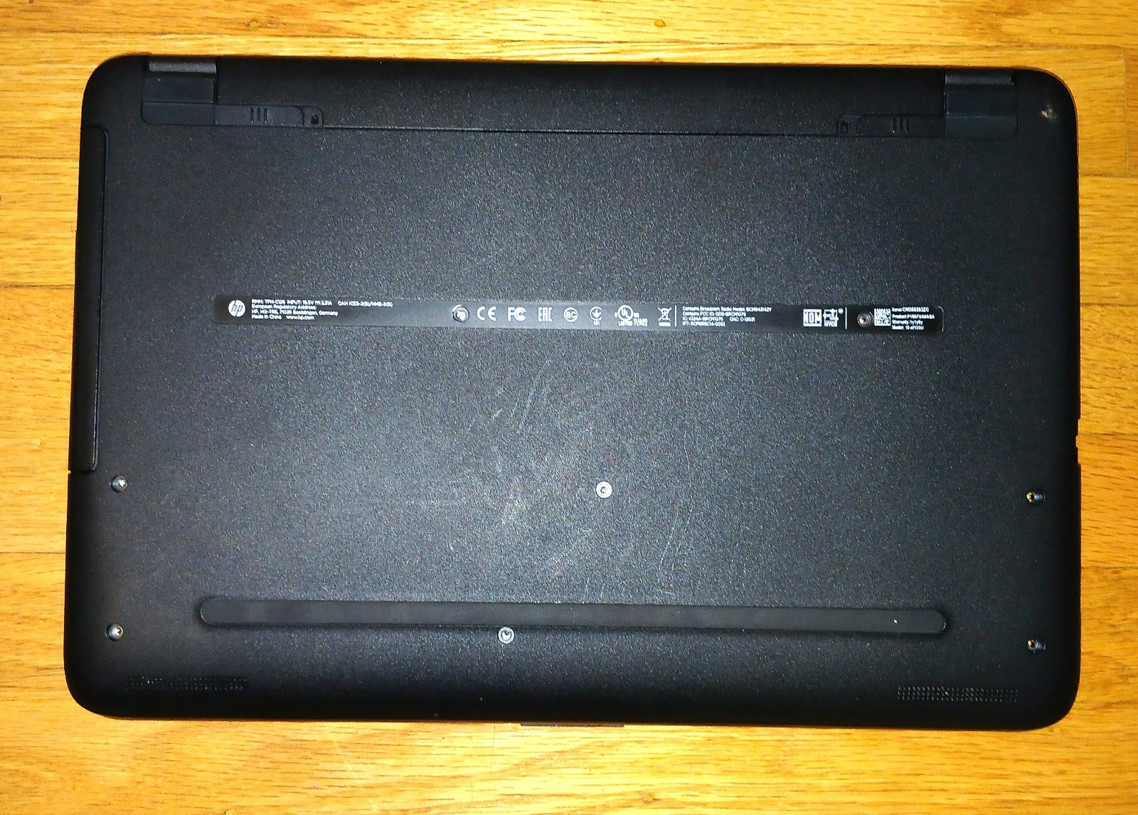 HP 15-AF123CL AMD A8-7410 2.2GHZ 4GB RAM 15″ LCD AC Adapter