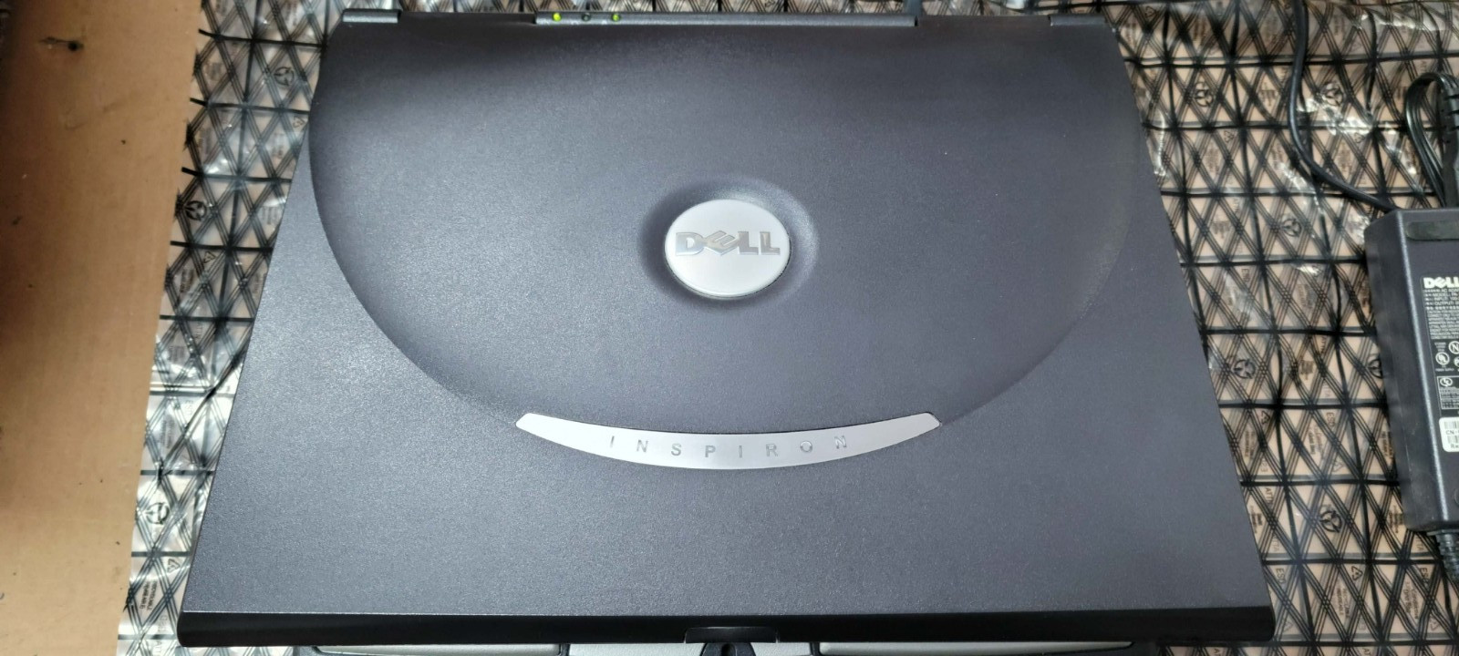 Retro DELL INSPIRON 8200 LAPTOP 512MB RAM 40GB Windows Loaded w/WiFi BAD BATTERY