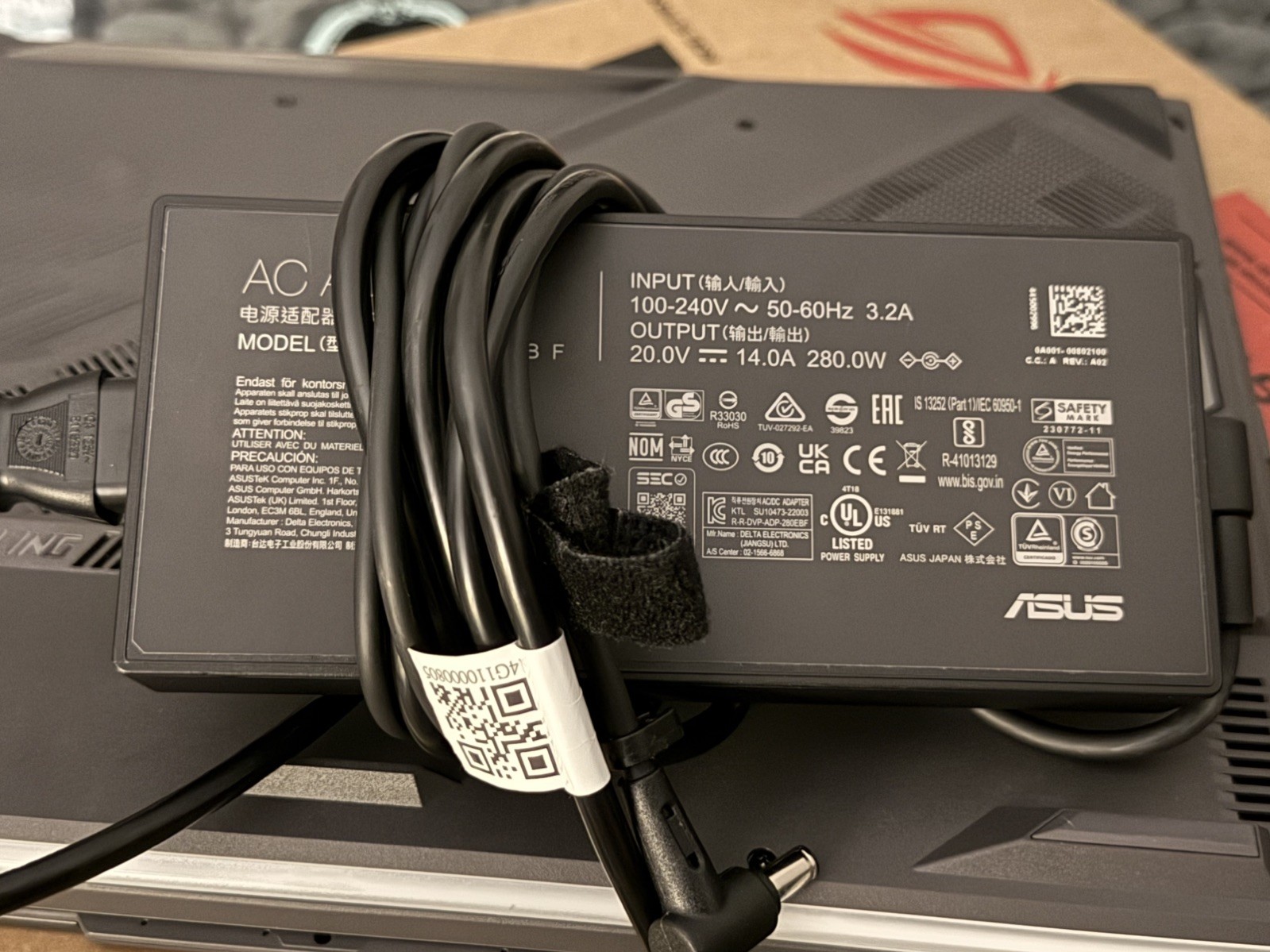 ASUS ROG Strix Gaming Laptop G16 16″ AMD Ryzen 9 8940HX 16GB RTX 5070 Ti 1 TB
