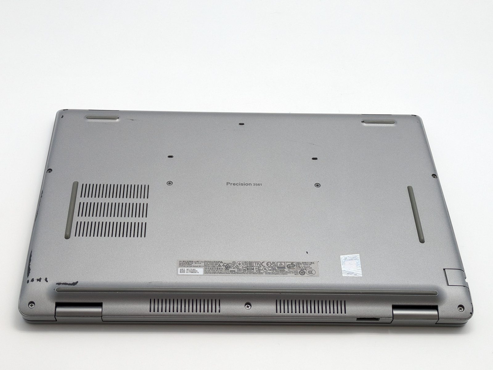 Dell Precision 3561 15.6″ i7-11800H 16GB DDR4 256GB SSD T1200 4GB Windows 11H
