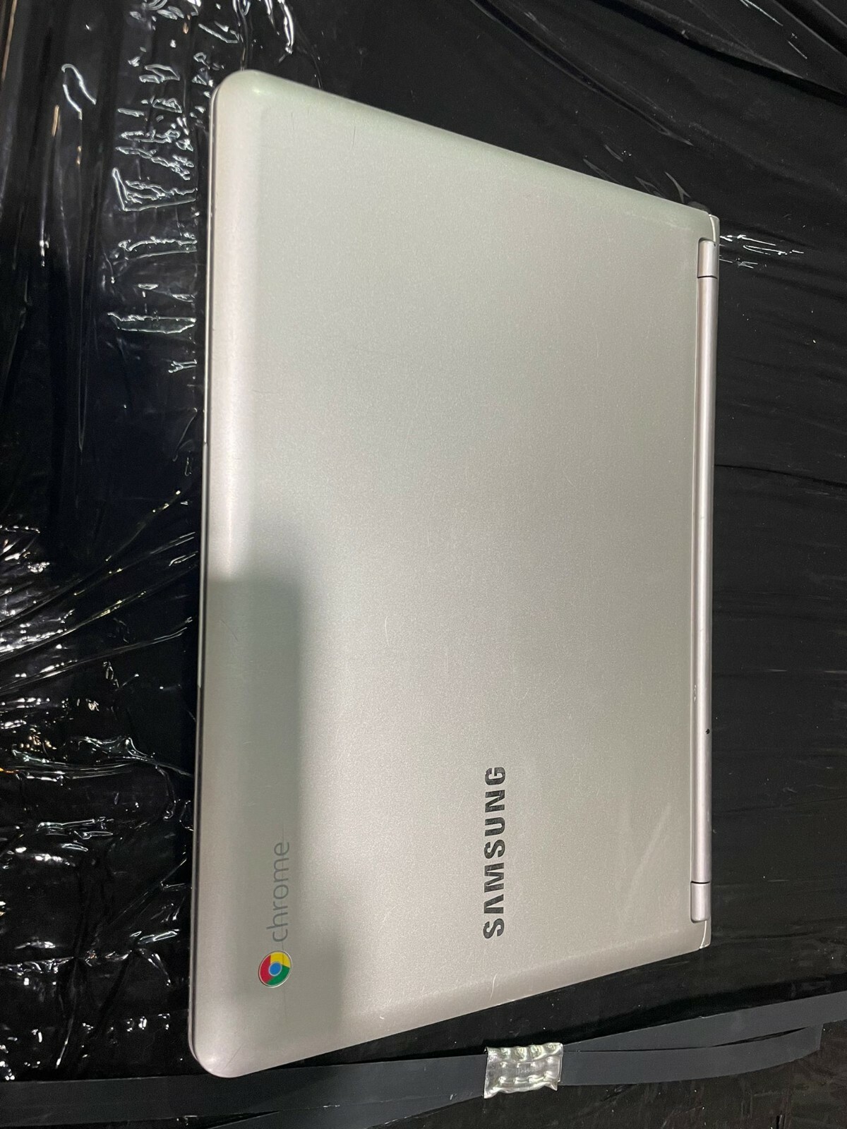 Samsung Chromebook XE303C12 FOR PARTS FREE SHIPPING includes ac charger!!!