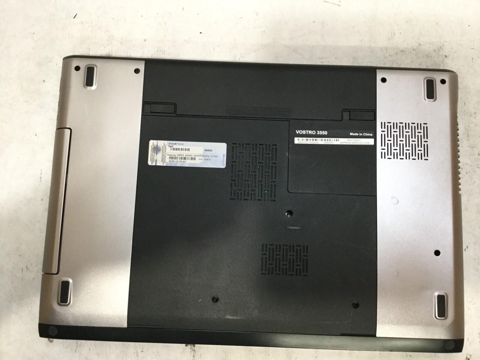 Dell Vostro 3550 15.6” / Intel Core i3-2310M @ 2.10GHz / (MISSING PARTS!) -MR