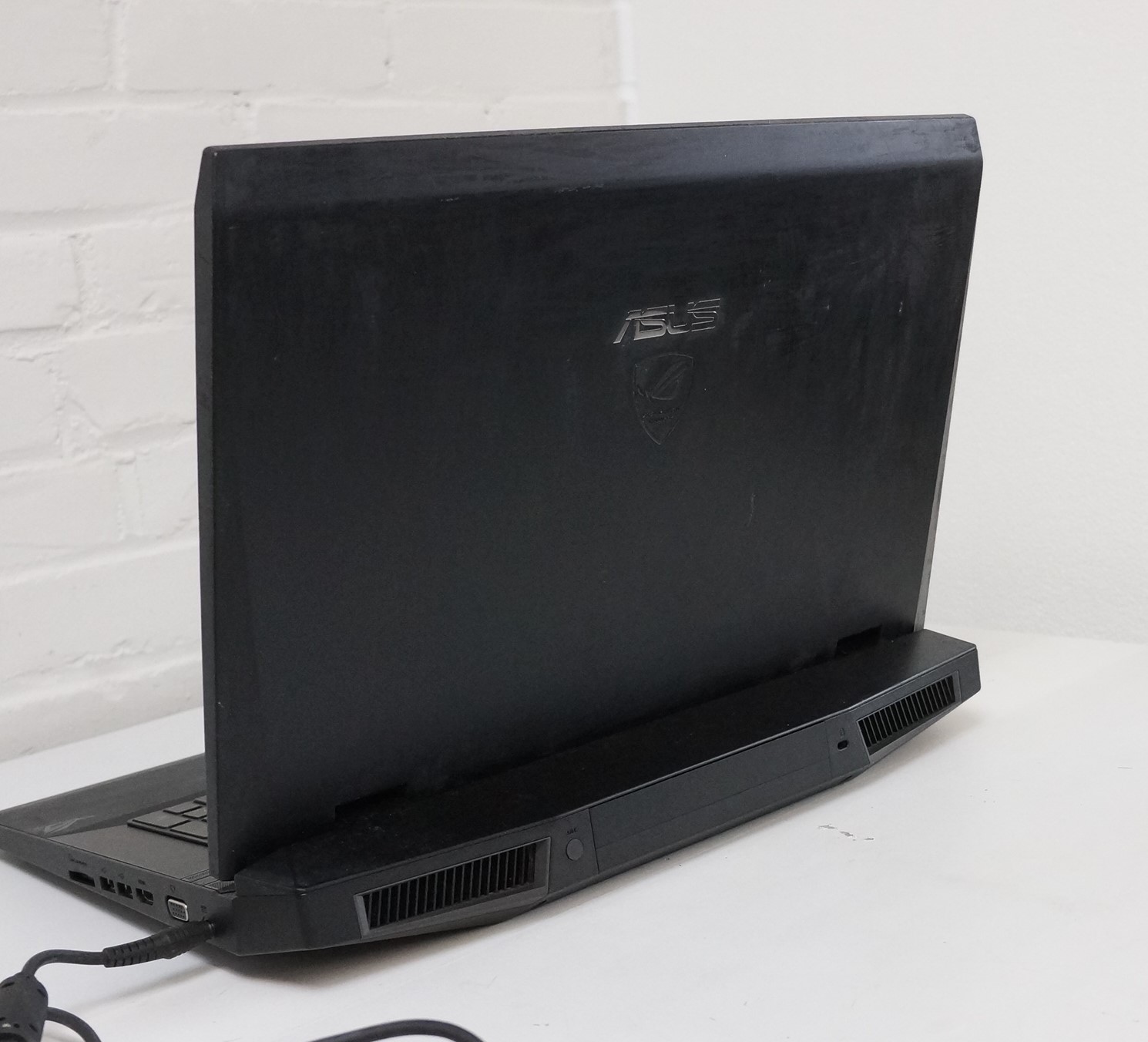 Asus ROG G73JH-A1 Core I7 – 8GB RAM 500Gb + 500GB HDD 17,3″ HD