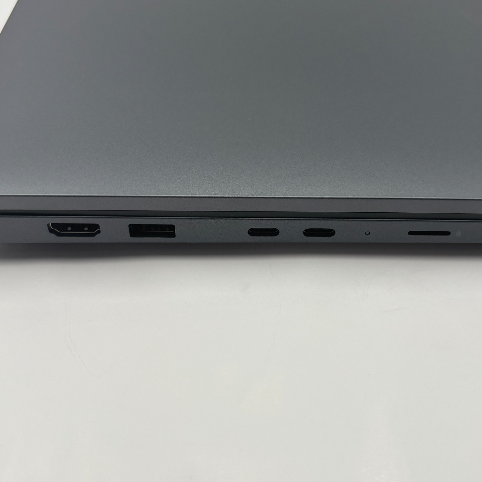 Dell Pro Max 16″ MC16255 AMD Ryzen AI 5 Pro 340 16GB/256GB SSD Black Radeon 840M