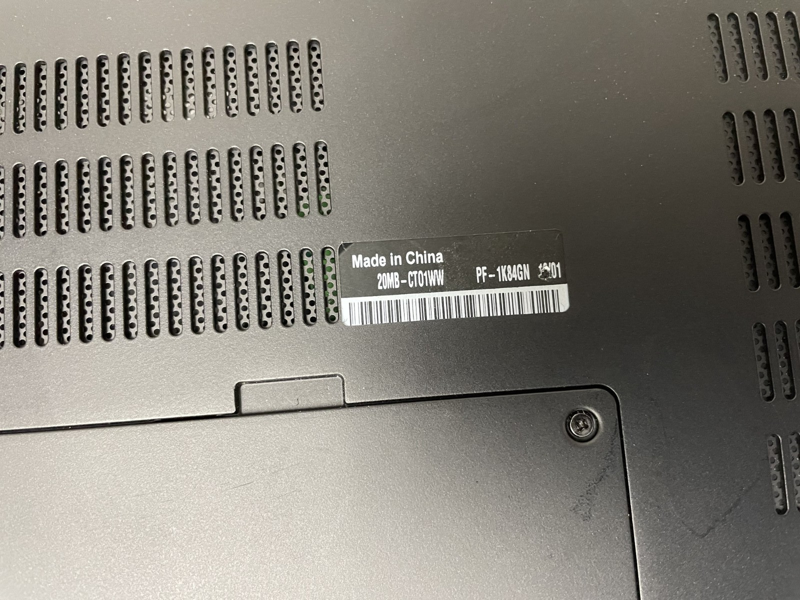 Lenovo Thinkpad P72 Core i7-8th 8GB RAM NO HDD NO Power For Parts *READ