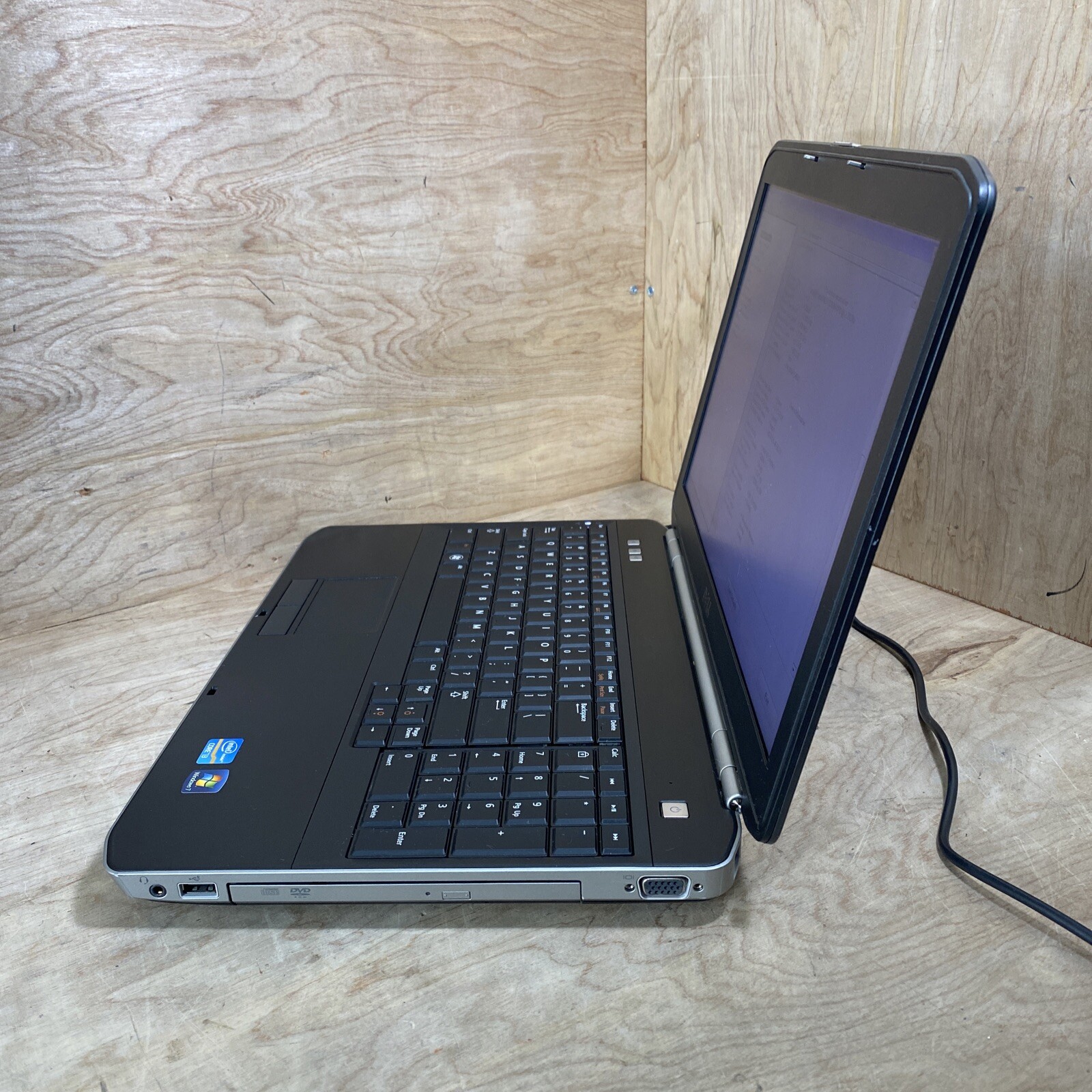 Dell Latitude E5520 i3-2430@2.26GHz | 8GB | NO HDD | NO OS | BIOS OK | POWERS ON
