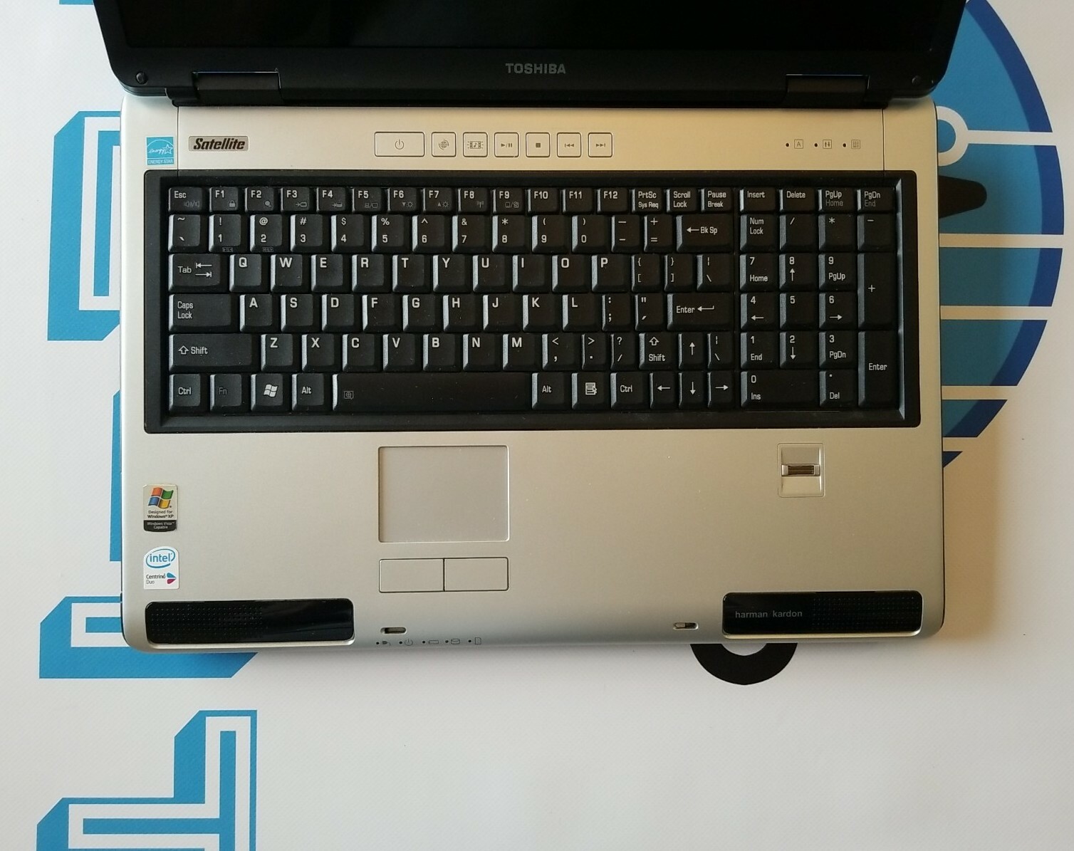 Toshiba Satellite P100 17.1″ Laptop Centrino Duo T2500 2.00GHz 1GB RAM No HD 49W