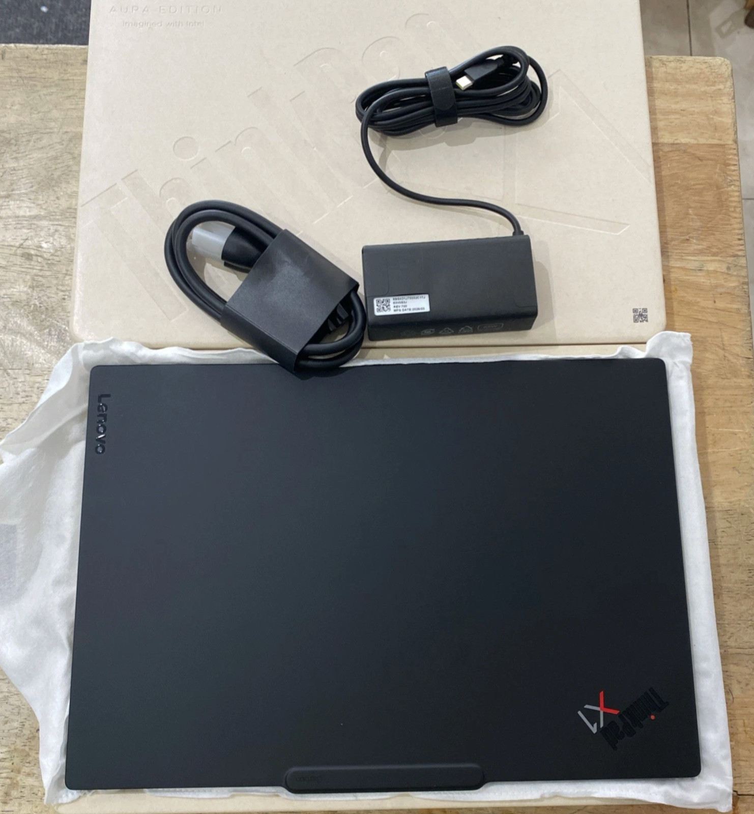 Lenovo ThinkPad X1 Carbon Gen 13 Aura 14″ Laptop 2.8K OLED U7 258V 32GB 2TB W11P