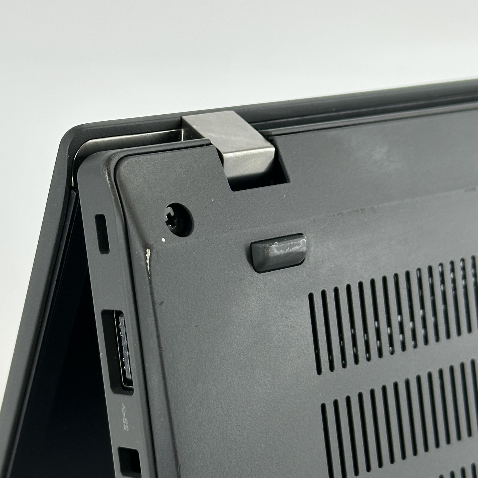 Lenovo ThinkPad P14s Gen 3 FHD+ 2.1 GHz i7-1260P 24GB 512GB SSD NVIDIA T550 Good