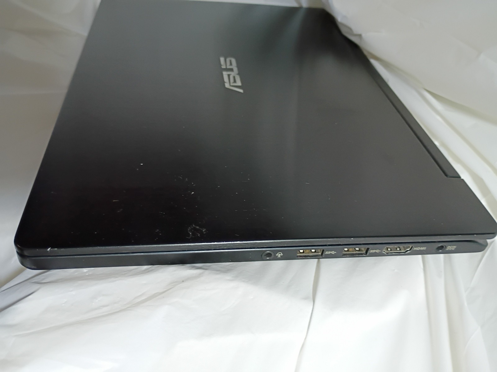 ASUS Q302LAB 13.3″ Touchscreen 2-in-1 Laptop i3 6GB 500GB Win10 w/Chg