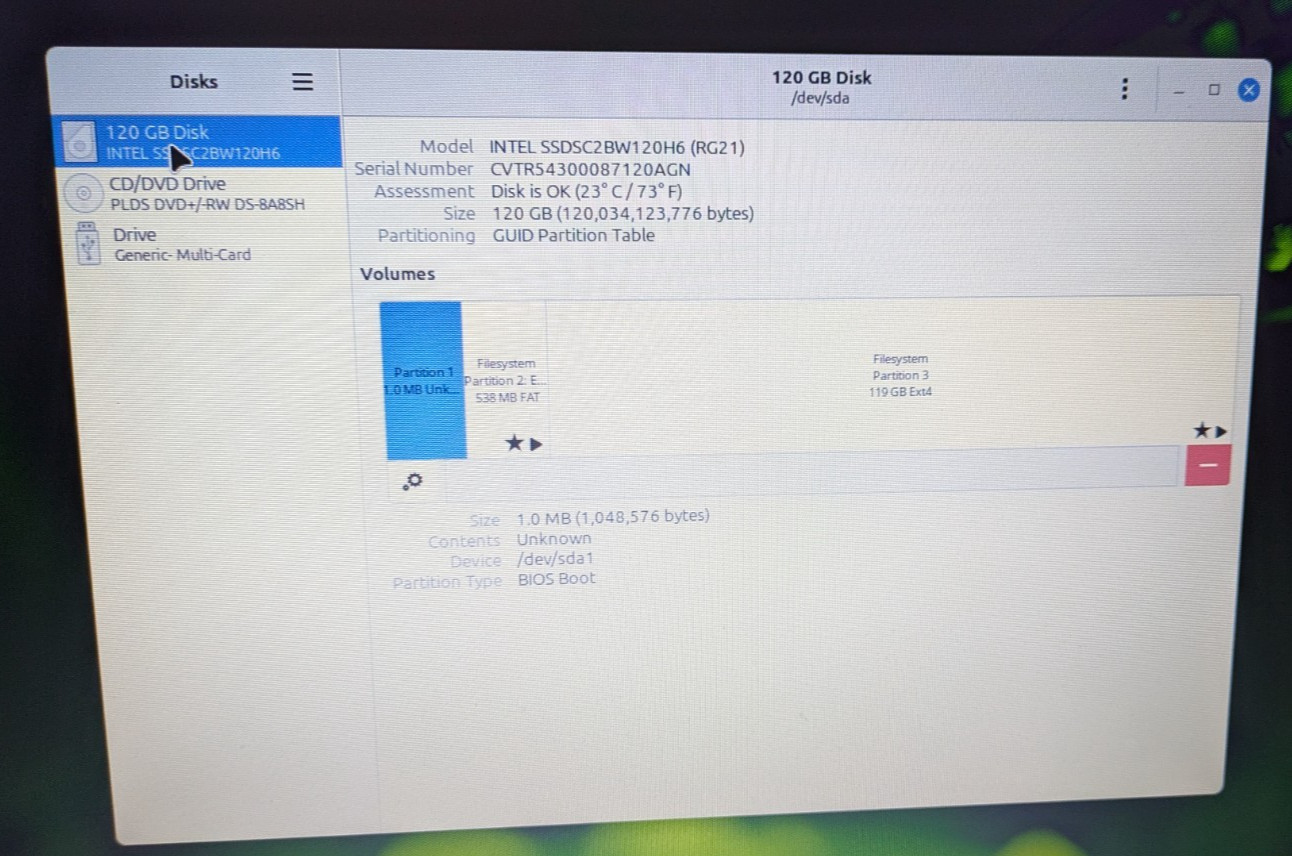 DELL Inspiron N5040 i3 2.53GHz 4GB RAM 120GB SSD Linux Mint Cinnamon OS