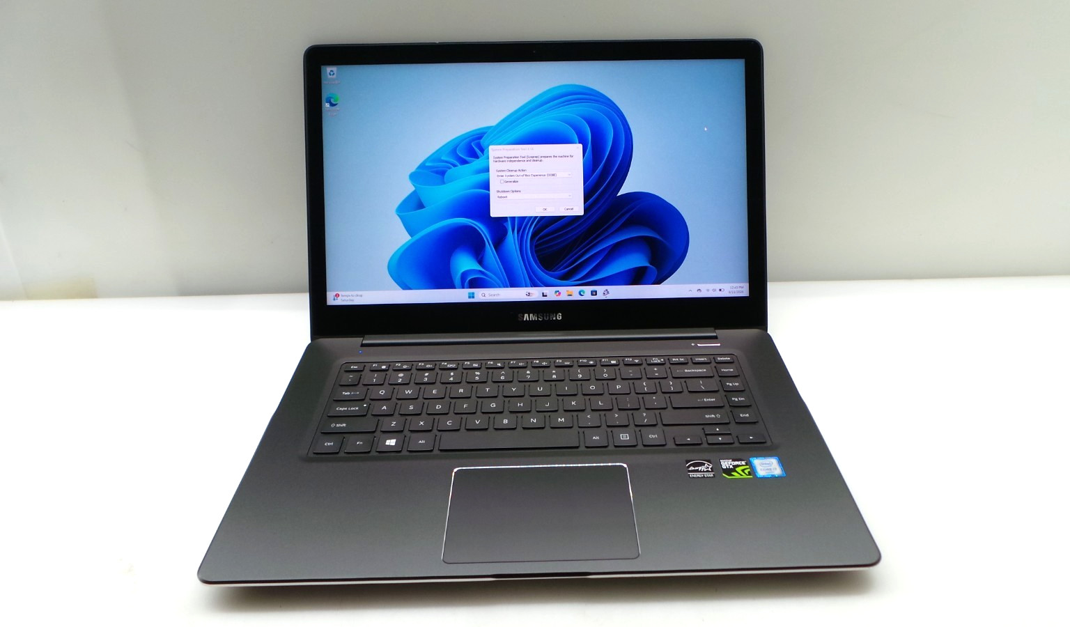 Samsung Notebook NP940Z5L | 15.6″ | i7-6700HQ | 8GB 256GB SSD | Touchscreen