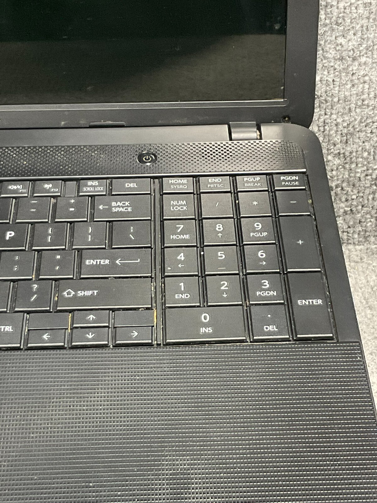 Toshiba Laptop PSCBUU-002008 Vision AMD HDMI USB Used