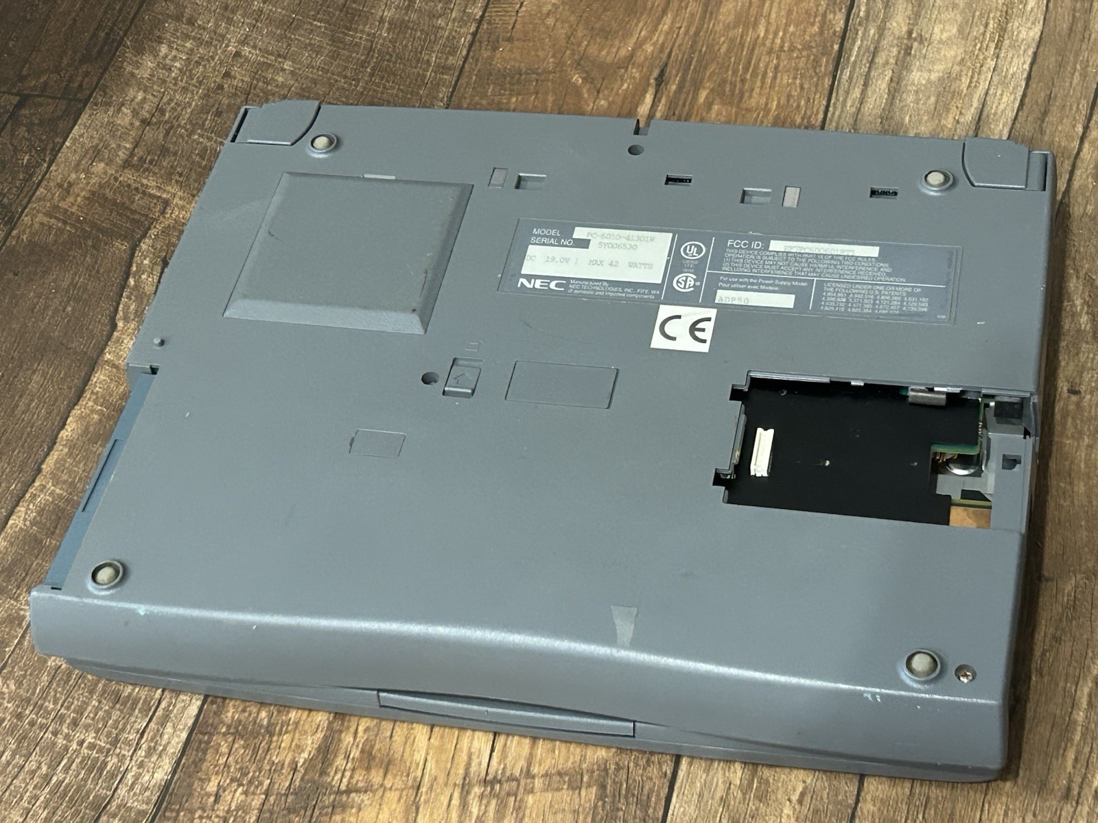 NEC Versa 2000D Laptop For Parts As Is PC-6010-41301W More Listed