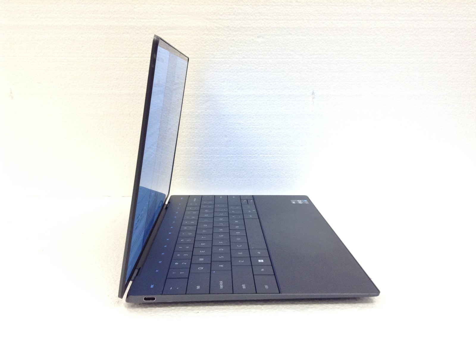 Dell XPS 13 Plus 9320 Laptop i7-1370P 3.96 GHZ 32GB DDR5 Bad Screen FOR Parts