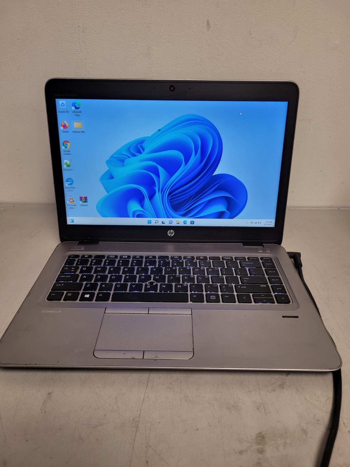 Hp elitebook 745 G3 14″ amd A10-8700b 16gb ram 256gb ssd charger READ 5CG70231B4
