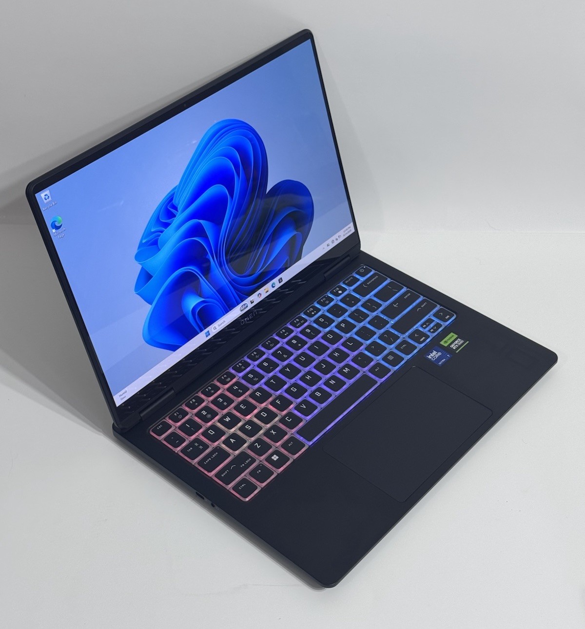 HP OMEN Transcend 14 120Hz QHD+ OLED Ultra 7 155H 16GB DDR5 RAM 1TB SSD RTX 4060