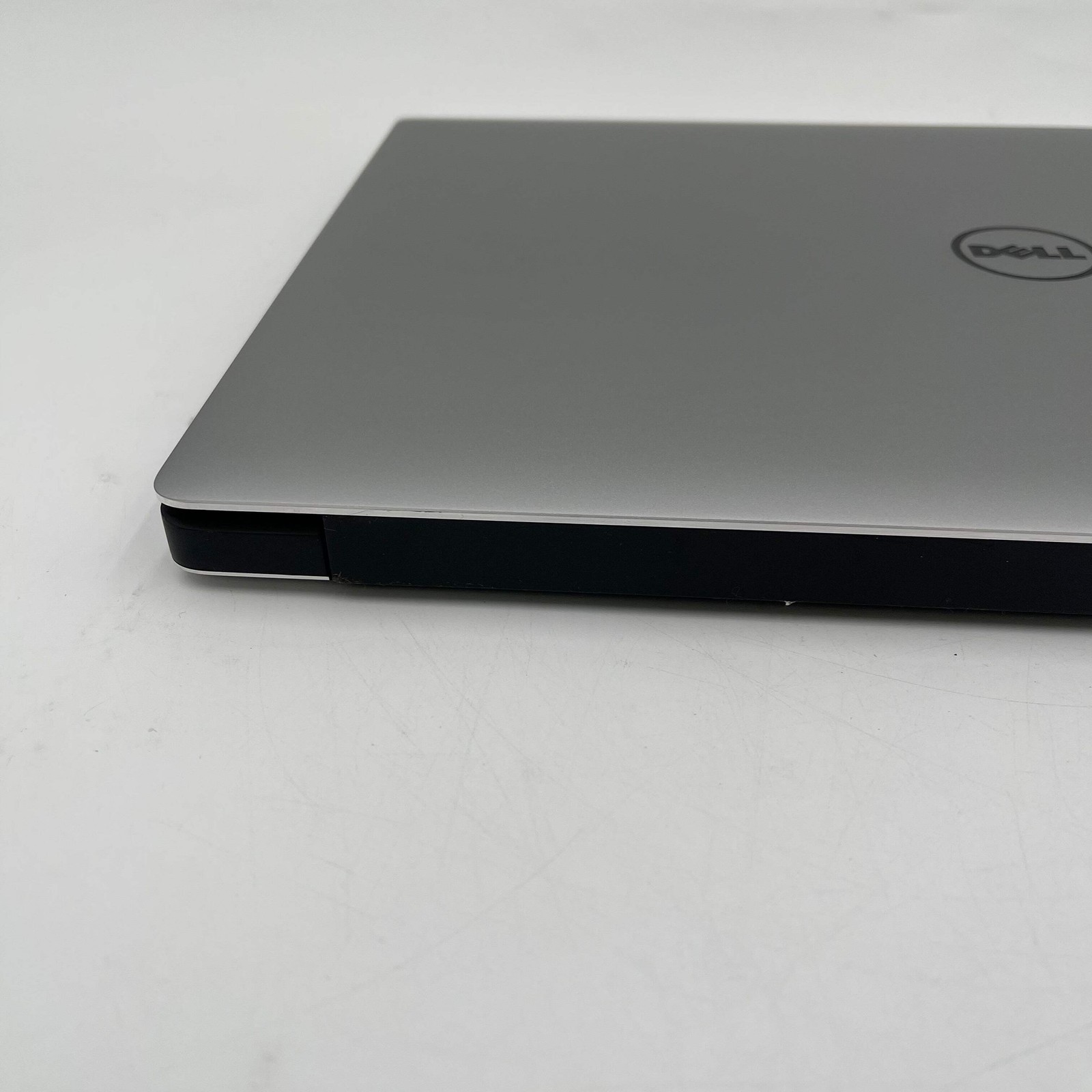 Dell Precision 5520 P56F 15.6″ i7-7820HQ 2.9GHz 48GB RAM 4TB SSD Quadro M1200