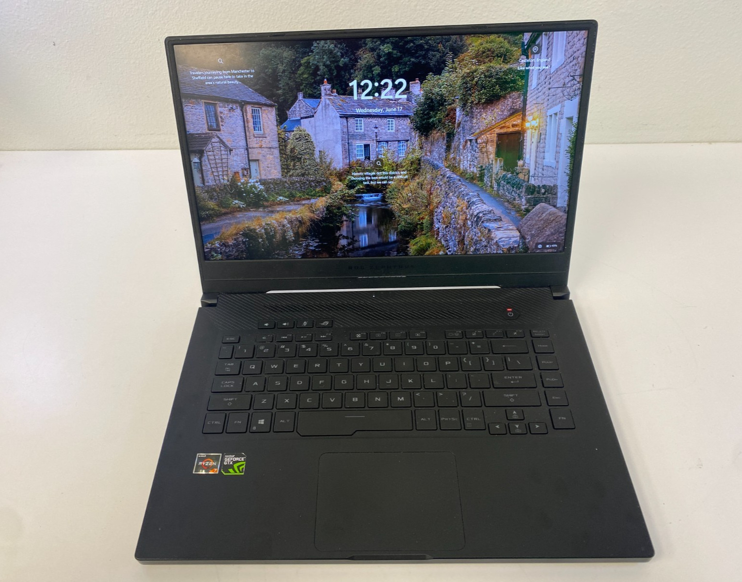 ROG Zephyrus GU502DU Ryzen 7 3750H GTX 1660Ti 512GB NVMe 16GBRAM Windows 11 Home