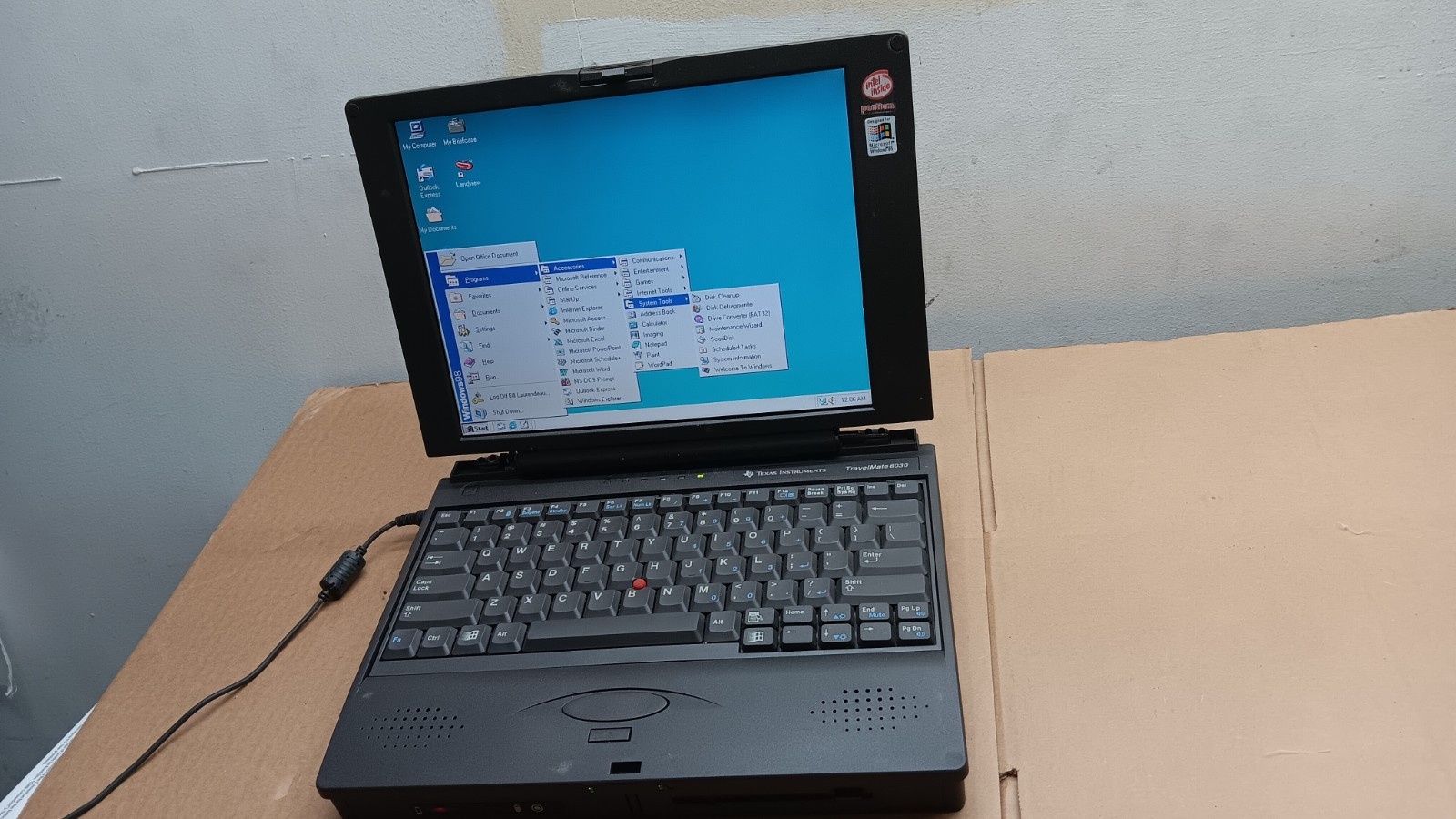 Vintage Texas Instruments TravelMate 6030 Laptop Windows 98 SE Operating System