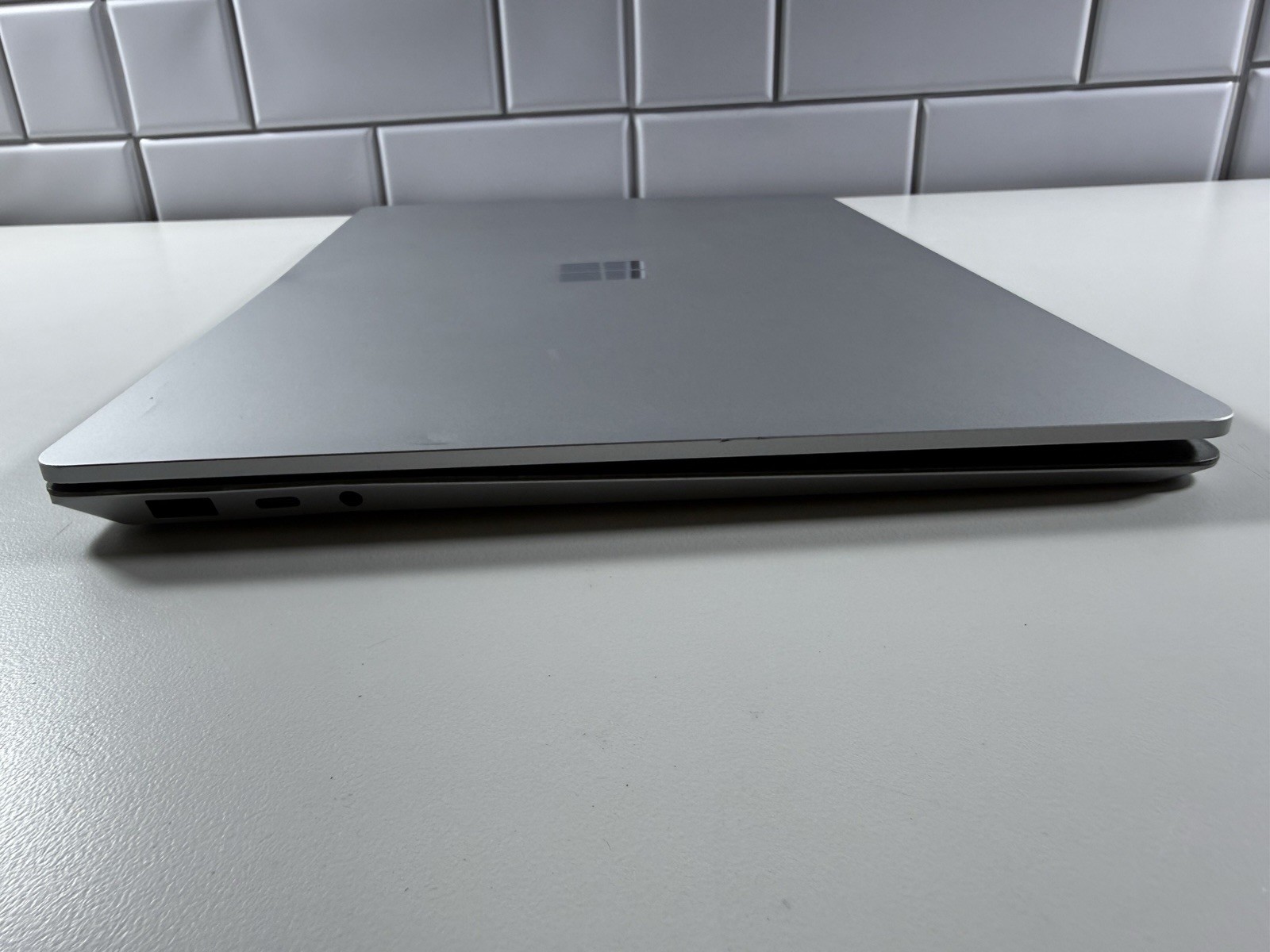 Microsoft Surface Laptop 5 13.5” 1950 Intel Core i7-1265U 16GB RAM 512GB READ”