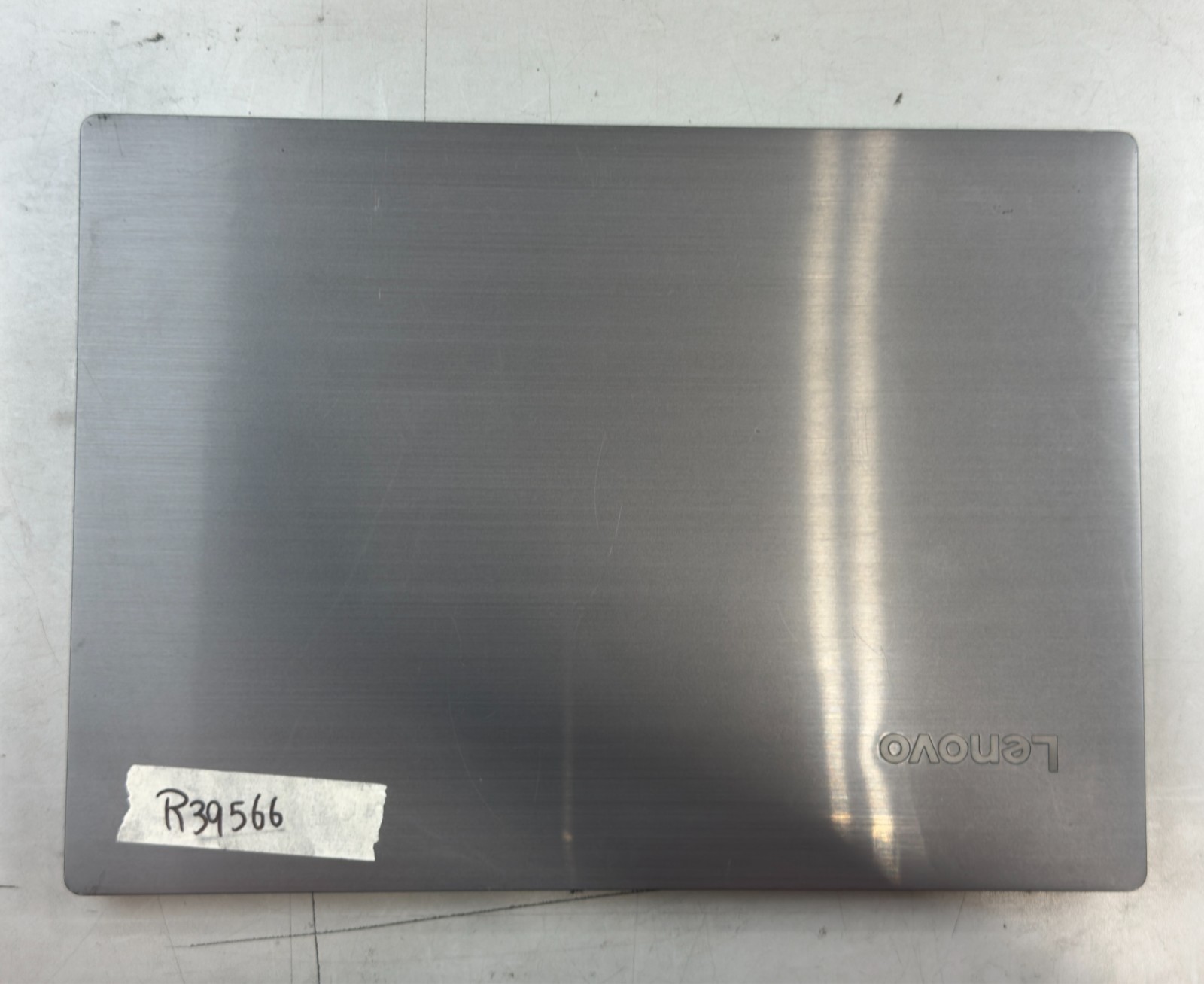 Lenovo V330-14ARR Ryzen 5 2500U / 8GB RAM / NO SSD -RL6017
