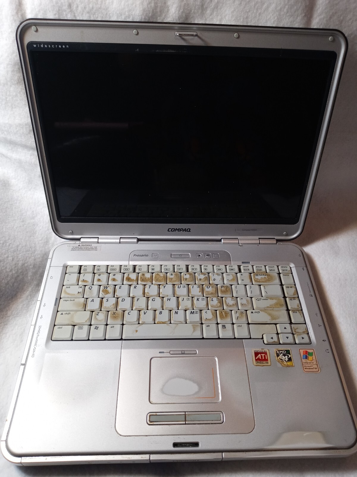 Compaq Presario R4000 15 1/2″ Laptop Windows XP PARTS ONLY