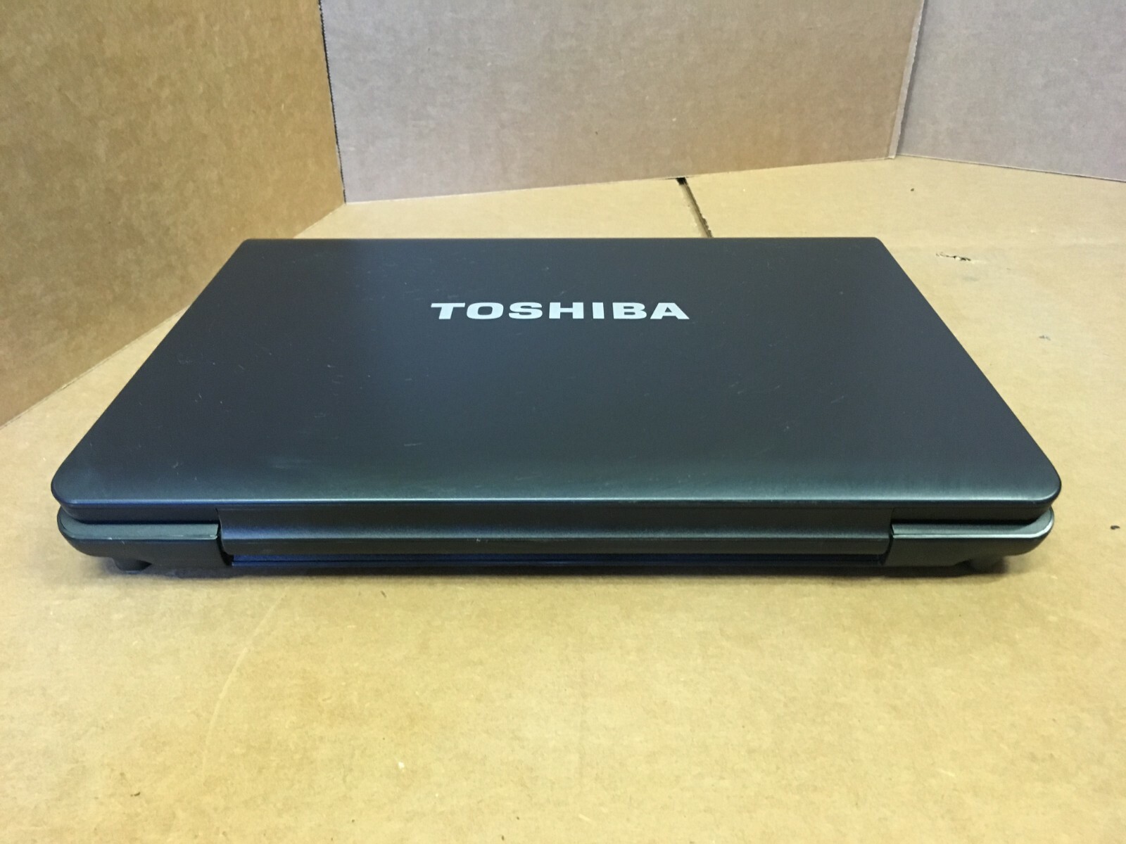 TOSHIBA SATELLITE A215 AMD ATHLON 64 X2 1.90GHz 2GB RAM 320GB HDD XP PRO ATI
