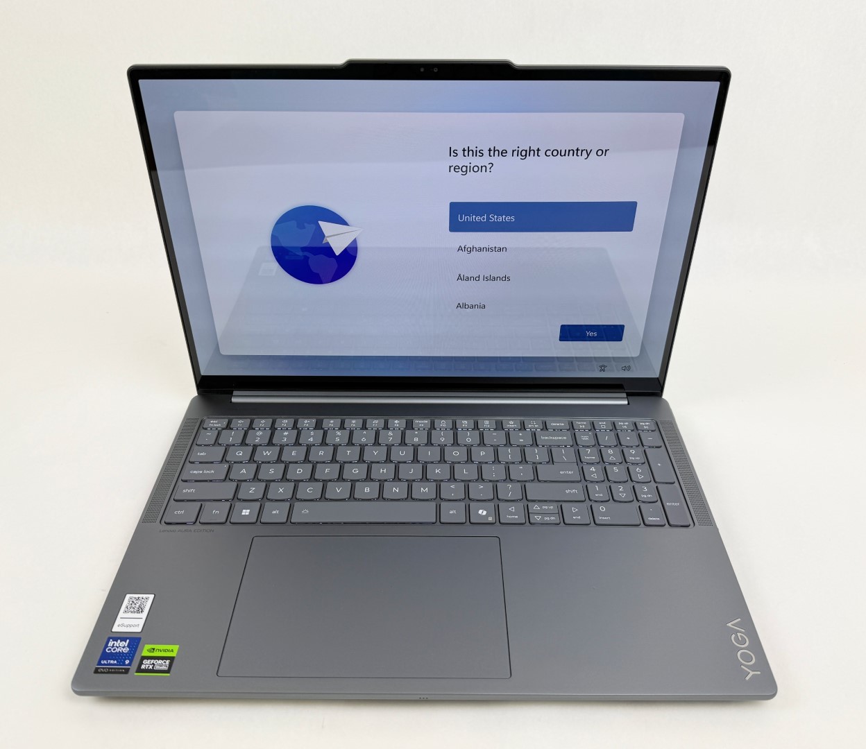 Lenovo Yoga Pro 9 16IAH10 16″ 2.8K OLED Touch Ultra 9 285H 32GB 1TB RTX 5050 W11