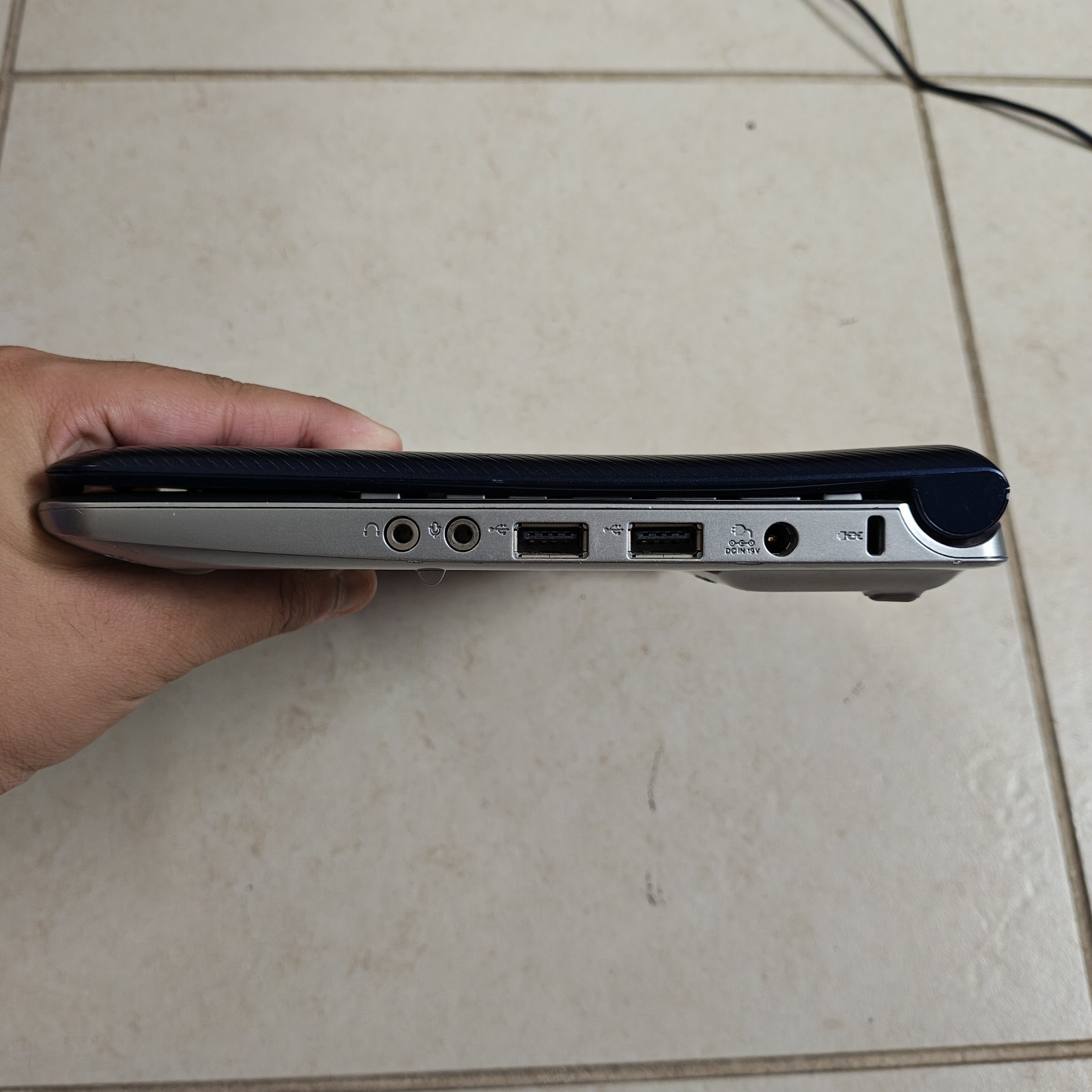 Toshiba NB305 Windows 7 Netbook – 250GB HDD/1GB RAM – READ DESC #3864