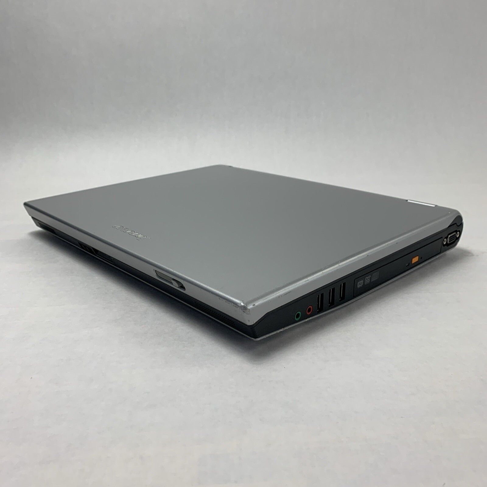 Lenovo 3000 C200 Intel Pentium T2060 1.60GHz 1GB RAM 15″ No Battery No HDD No OS