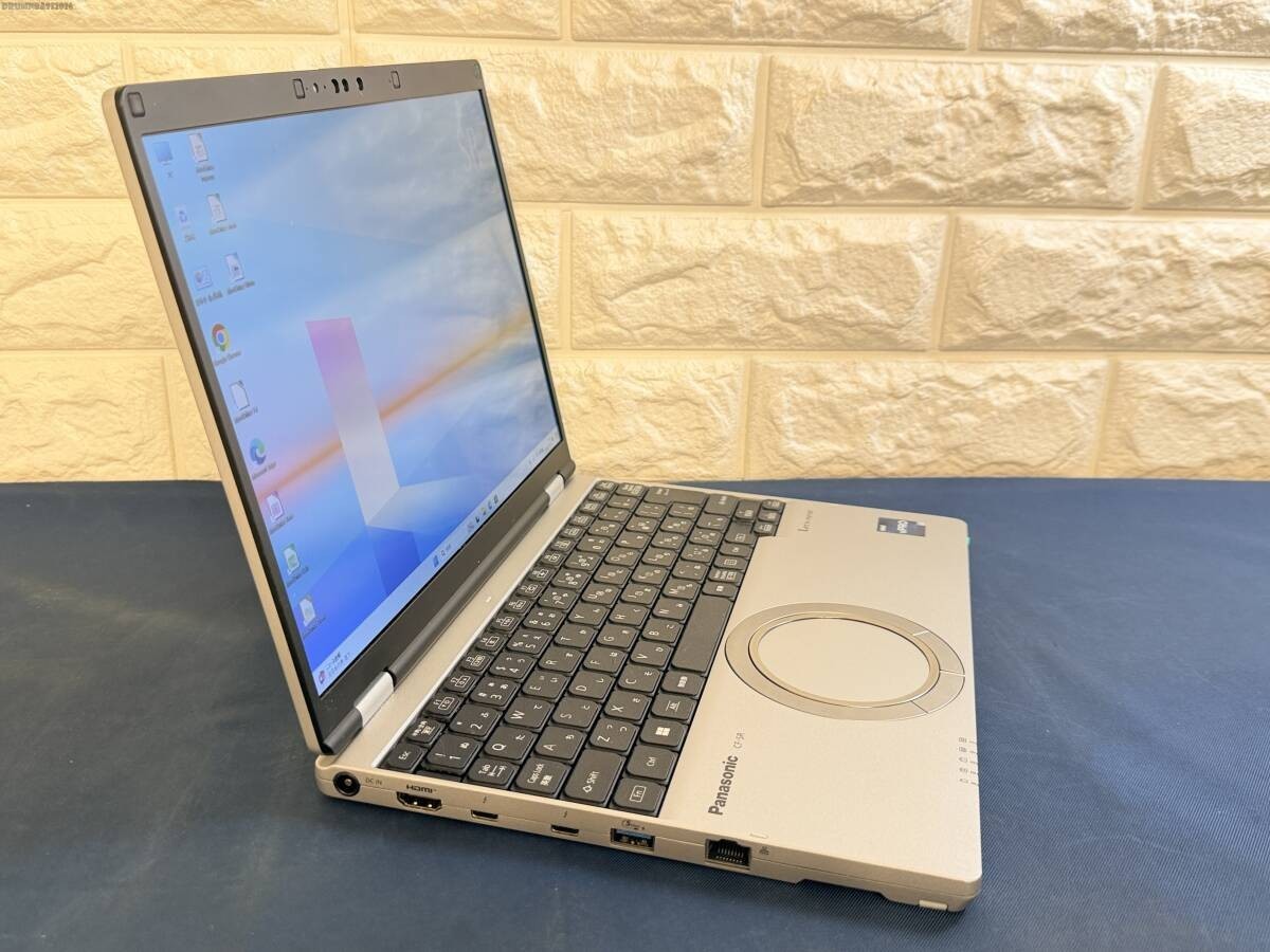 Panasonic Toughbook CF-SR3 i5-1245U SSD 256GB 8GB Used From Japan