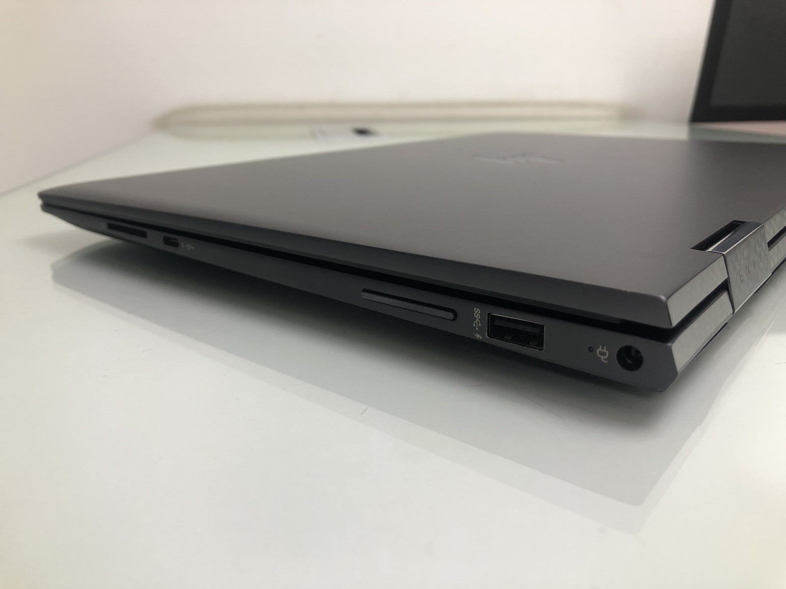 HP Envy x360 15m-bq1xx Ryzen 5 8GB RAM 256GB SSD Vega Graphics Touchscreen