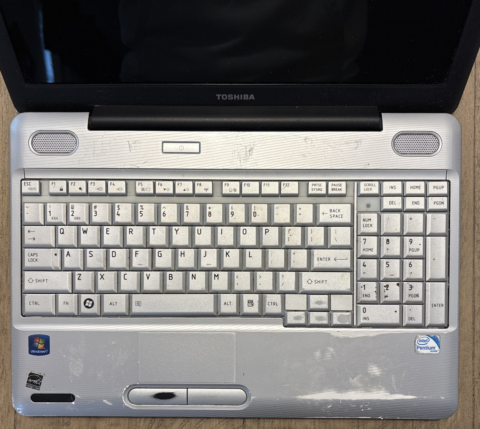 Toshiba Satellite L505-ES5018 Pentium dual Core T4400 2.20GHz Laptop