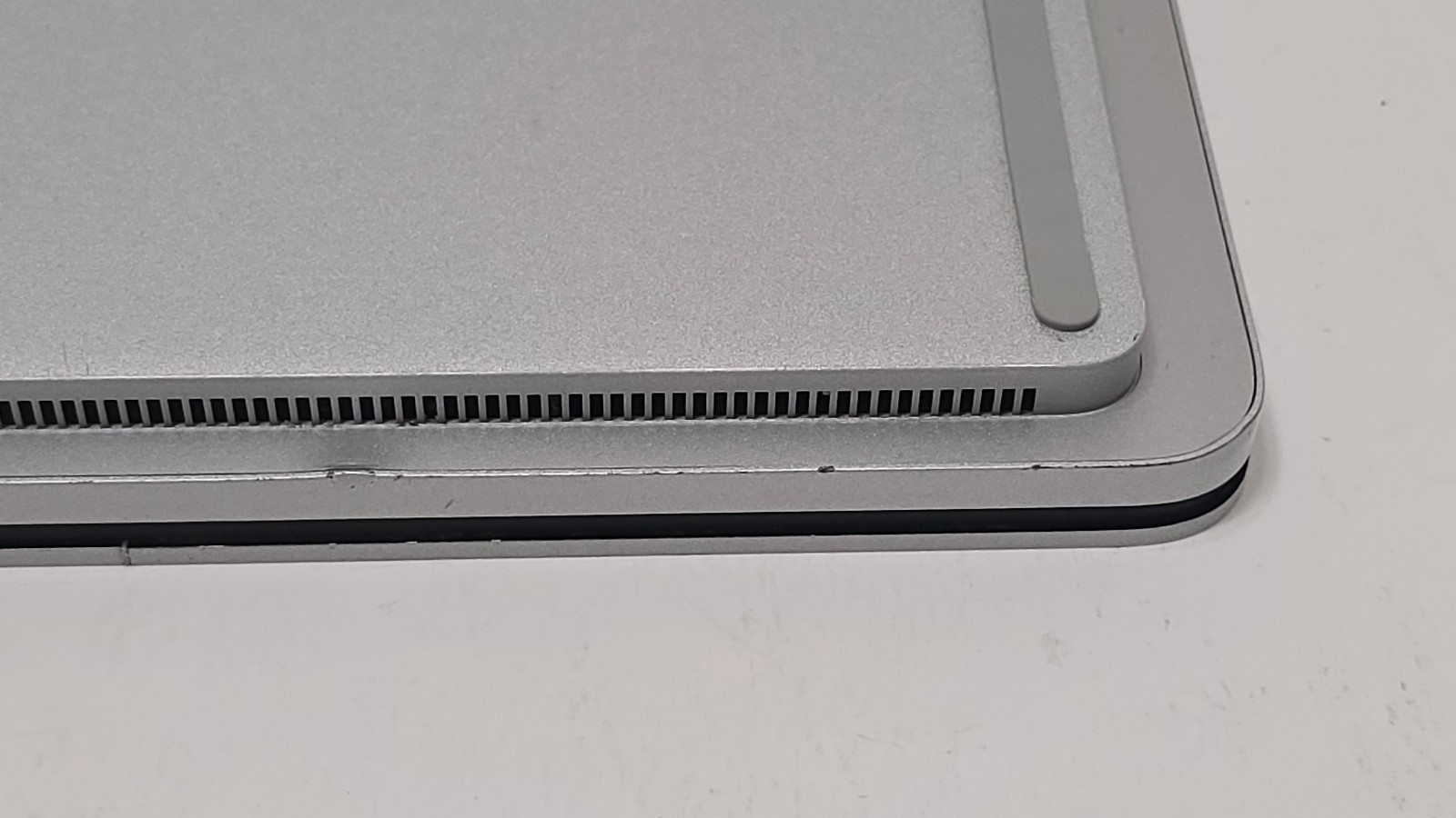 Surface Laptop Studio 1964 Core i7-11370H 32GB RAM 1TB SSD 14.4″ A2000 GPU 4 GB