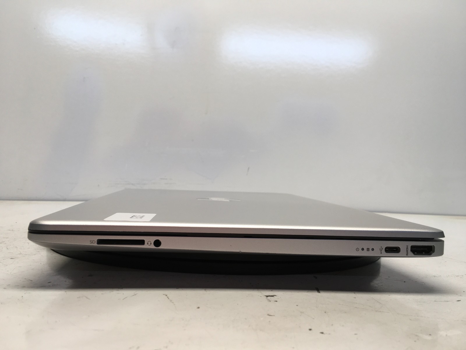 HP 15-EF1081NR AMD Athlon Silver 3050U 2300MHz 4 GB NO HDD