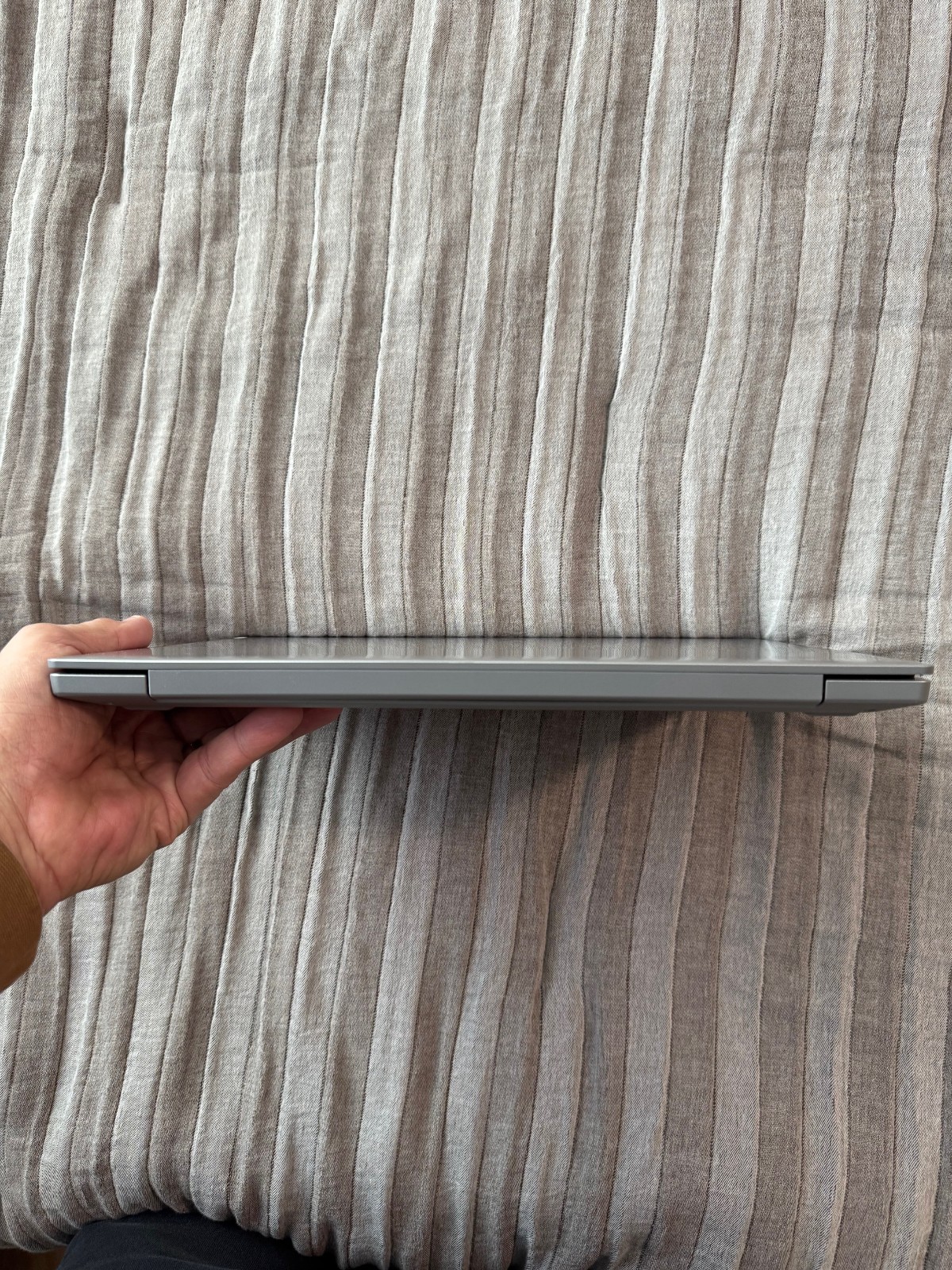 Lenovo IdeaPad 14″ (64GB,AMD A6,1.6 GHz,4GB RAM) Laptop – Platinum Grey