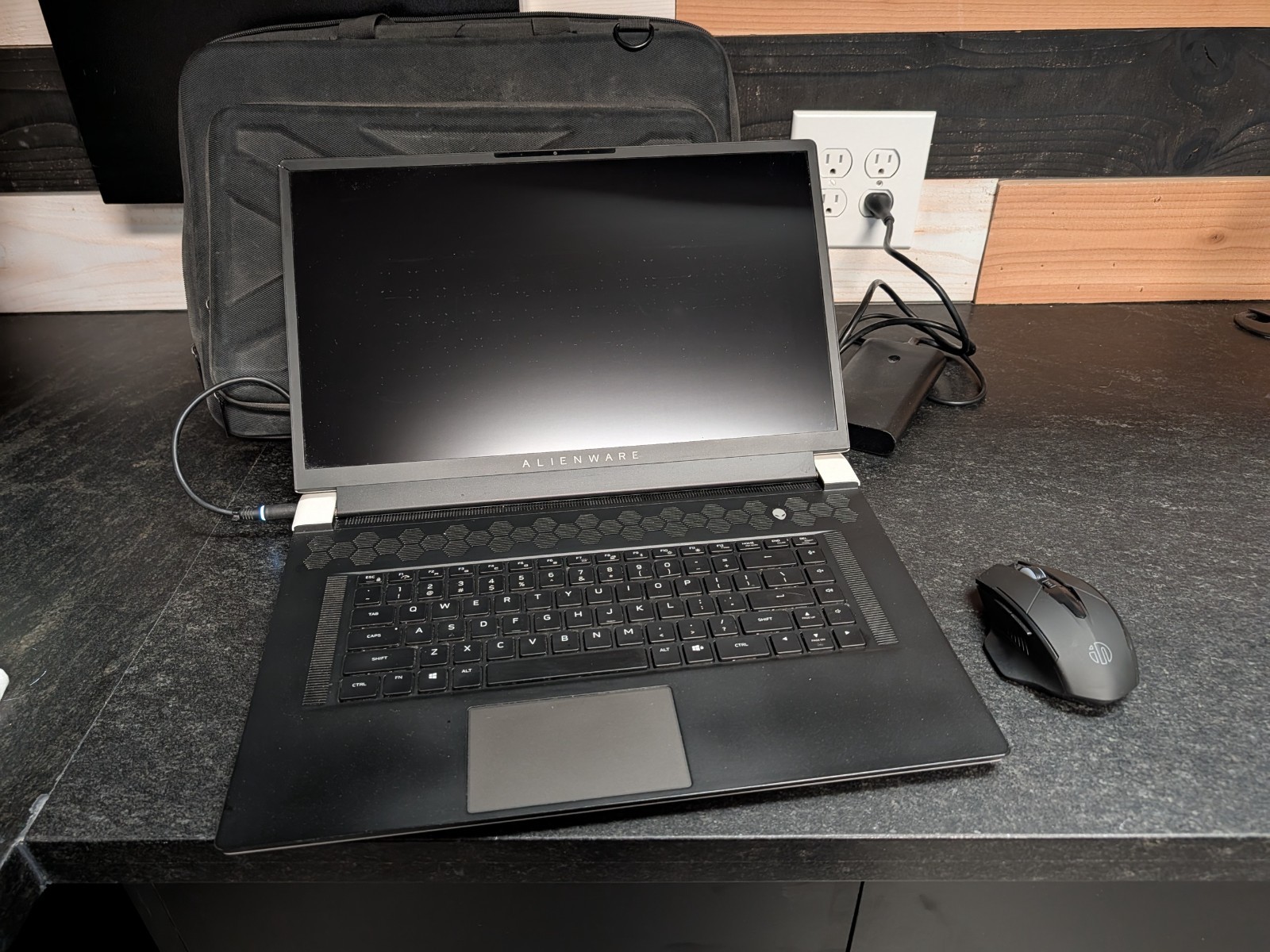 Alienware x17 R1 – i7-11800H – 32GB RAM – RTX 3070 – 2TB SSD