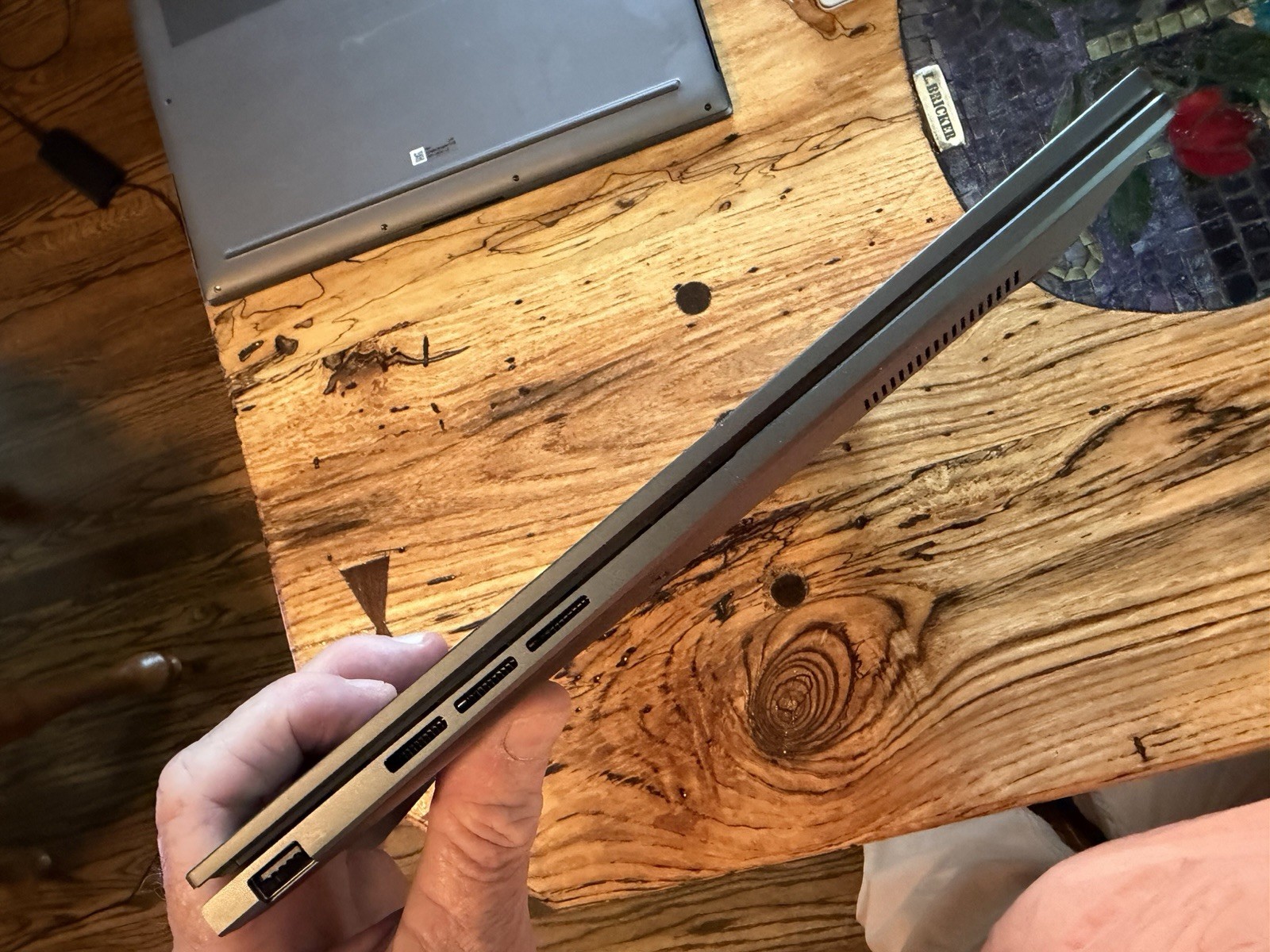 ASUS Zenbook 14 14″ 2K OLED Touch Intel Core Ultra 9 285H 32GB 1TB 9.9/10